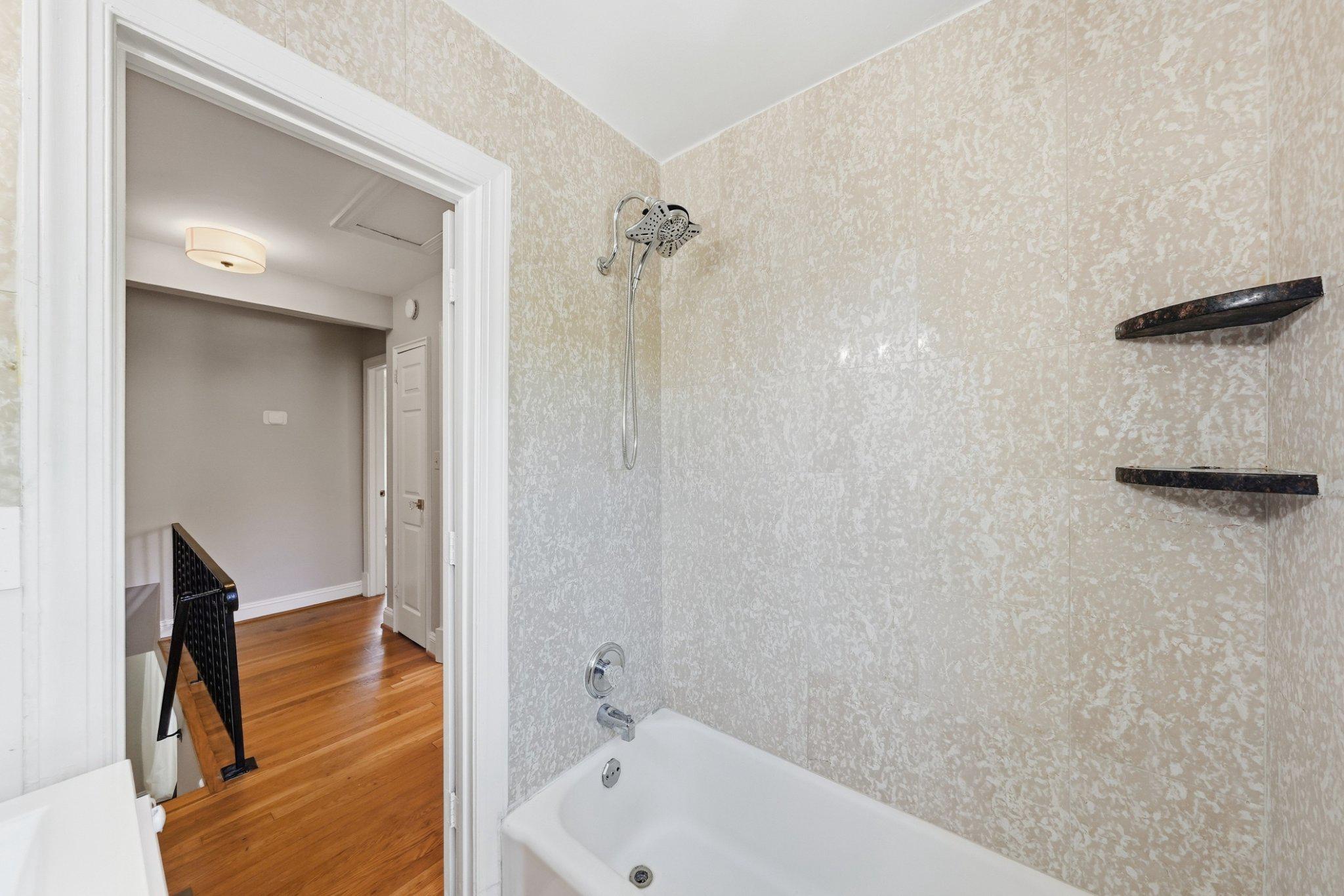  230 Aspen Street, Alexandria, VA, 22305 - 物件實景