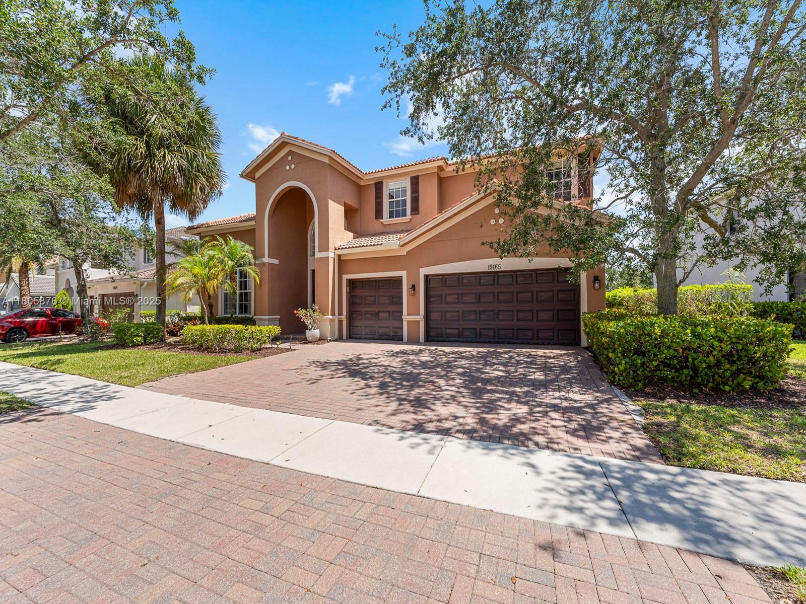 Weston, Florida, 33332, United States, 5 Bedrooms Bedrooms, ,5 BathroomsBathrooms,Residential,For Sale,1826480