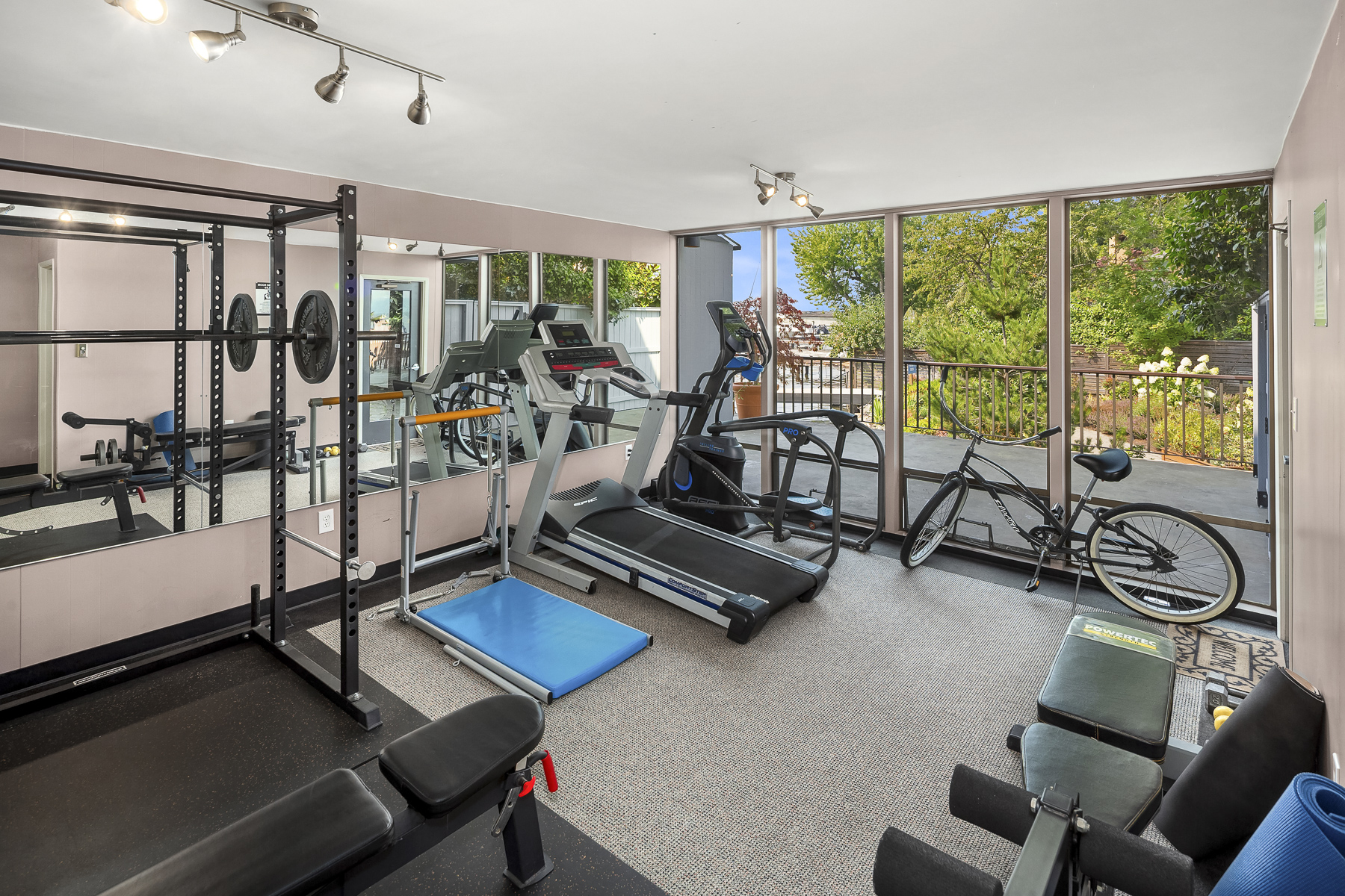  4561 Lake Washington Boulevard Northeast, Kirkland, WA 98033 - 物件實景