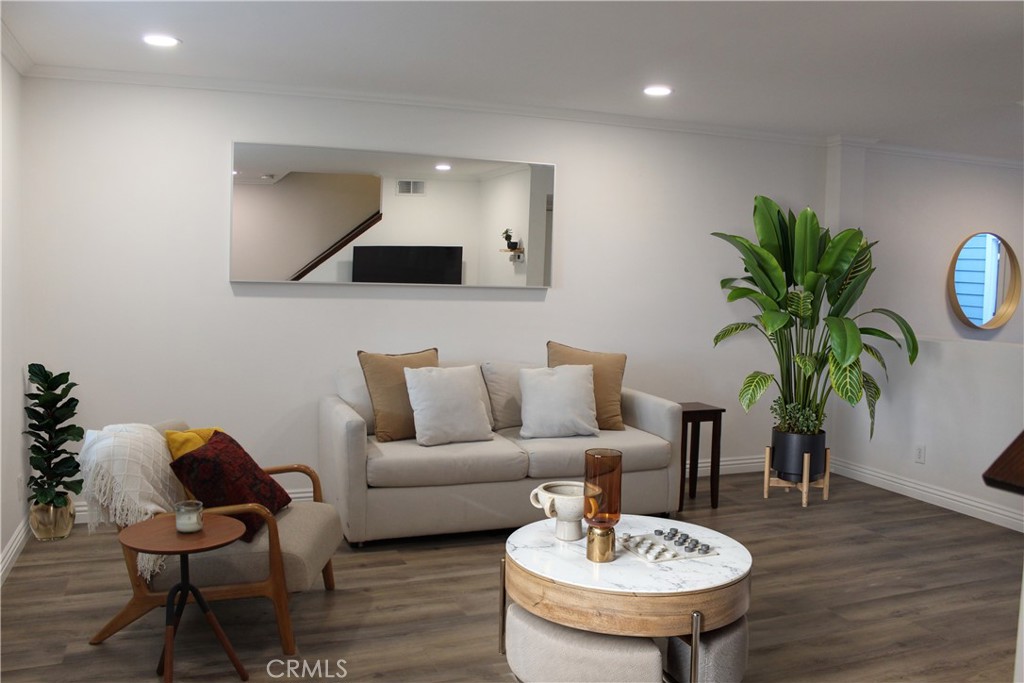 Pasadena, California, 91101, United States, 2 Bedrooms Bedrooms, ,2 BathroomsBathrooms,Residential,For Sale,1983009