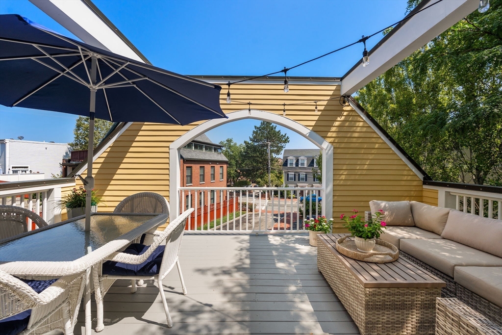 Newburyport, Massachusetts, 01950, United States, 3 Bedrooms Bedrooms, ,3 BathroomsBathrooms,Residential,For Sale,1918140