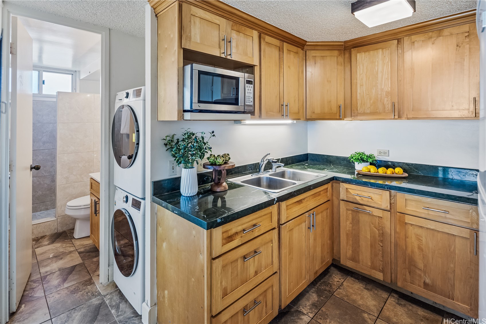 Aiea, Hawaii, 96701, United States, 2 Bedrooms Bedrooms, ,2 BathroomsBathrooms,Residential,For Sale,1882512