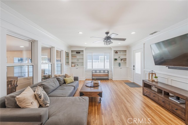 Orange, California, 92868, United States, 4 Bedrooms Bedrooms, ,3 BathroomsBathrooms,Residential,For Sale,2039946