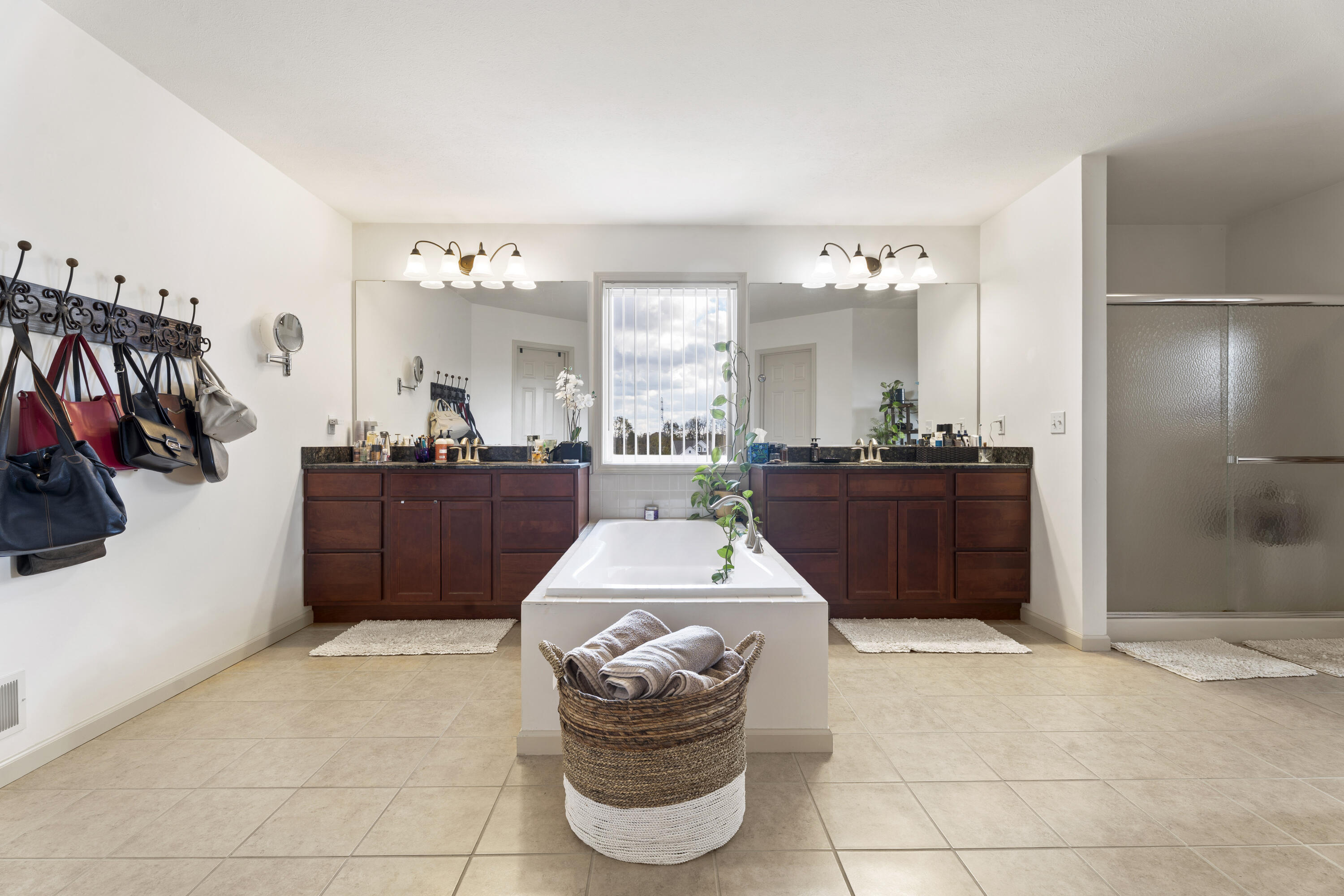 Berrien Springs, Michigan, 49103, United States, 6 Bedrooms Bedrooms, ,4 BathroomsBathrooms,Residential,For Sale,2005382