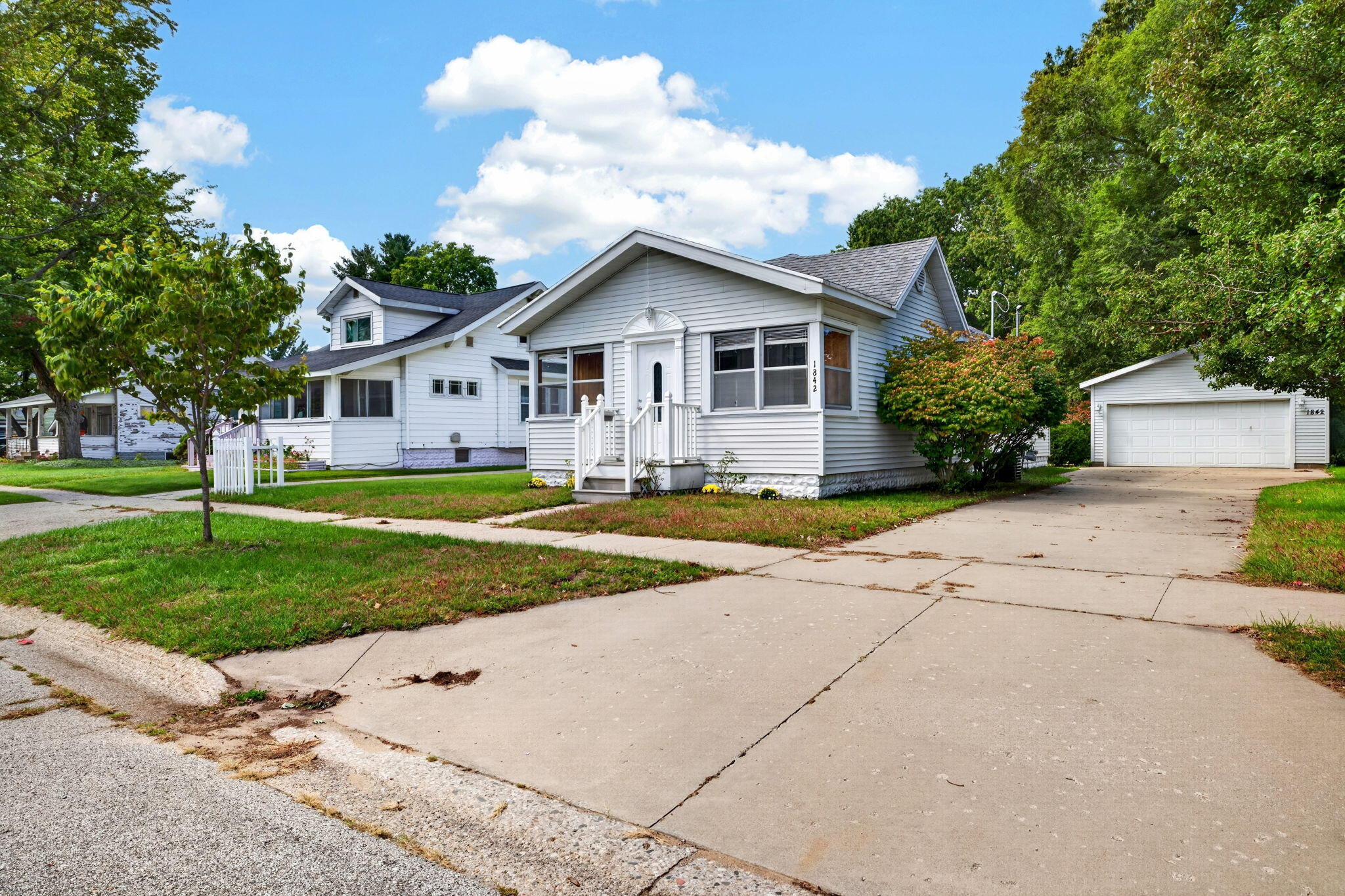 Mills Ave, Muskegon, MI 49445 #1