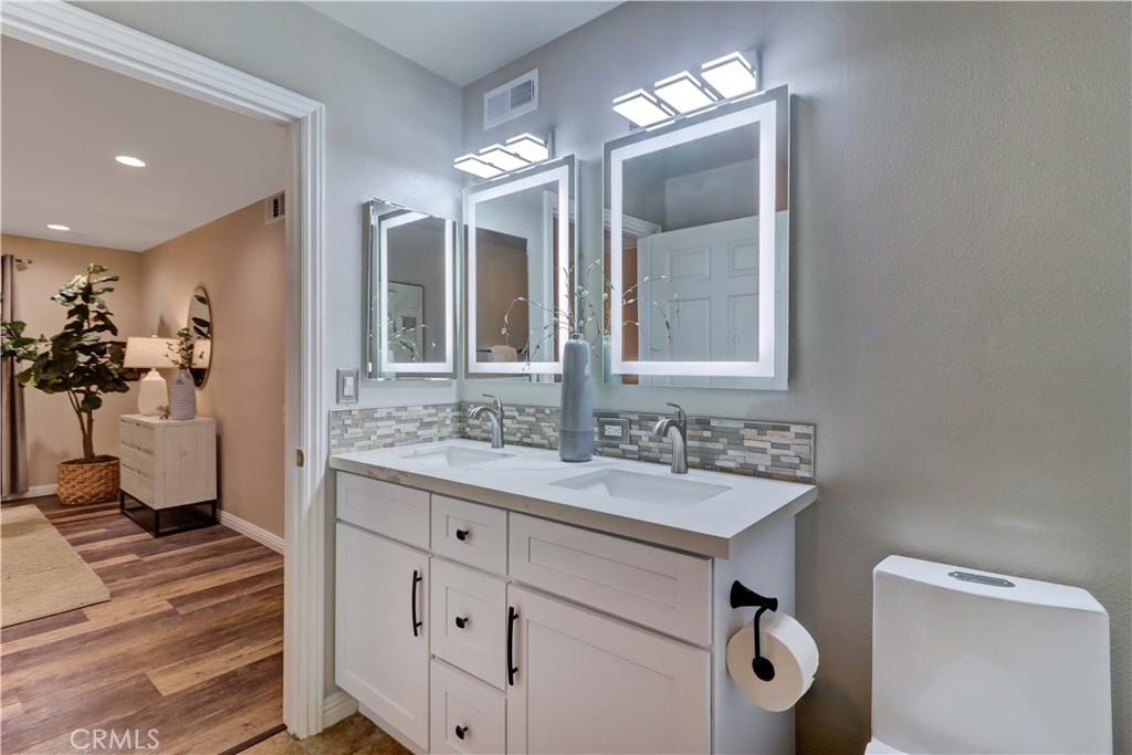 Long Beach, California, 90804, United States, 2 Bedrooms Bedrooms, ,2 BathroomsBathrooms,Residential,For Sale,2001889