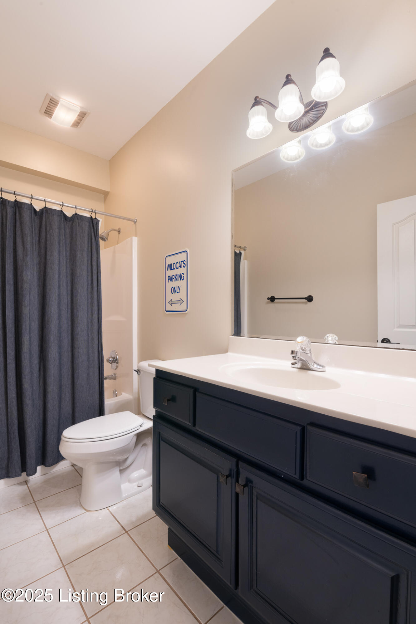 Crestwood, Kentucky, 40014, United States, 6 Bedrooms Bedrooms, ,5 BathroomsBathrooms,Residential,For Sale,1908239