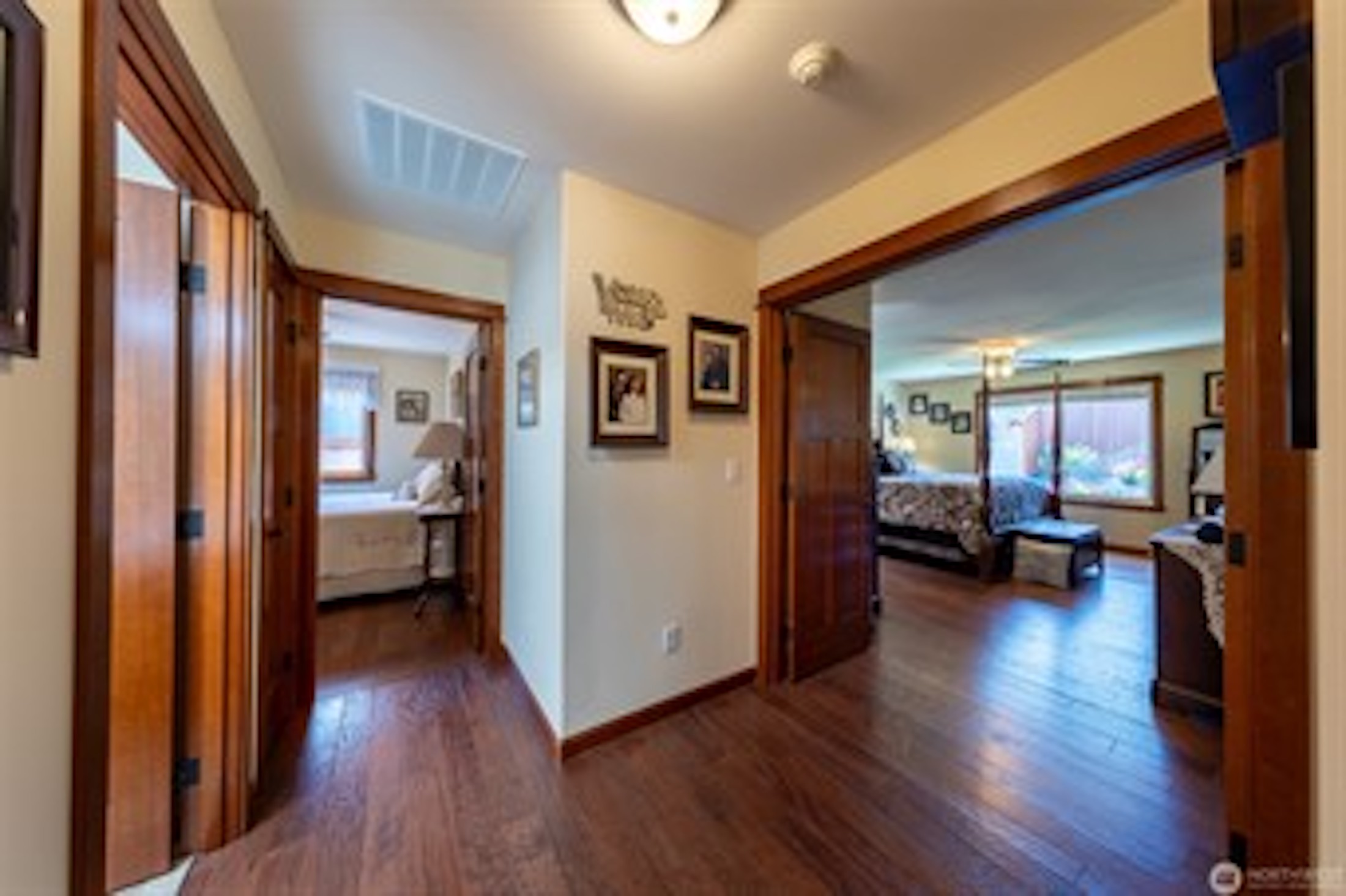  Your new beautiful Brownstone Home - 物件實景