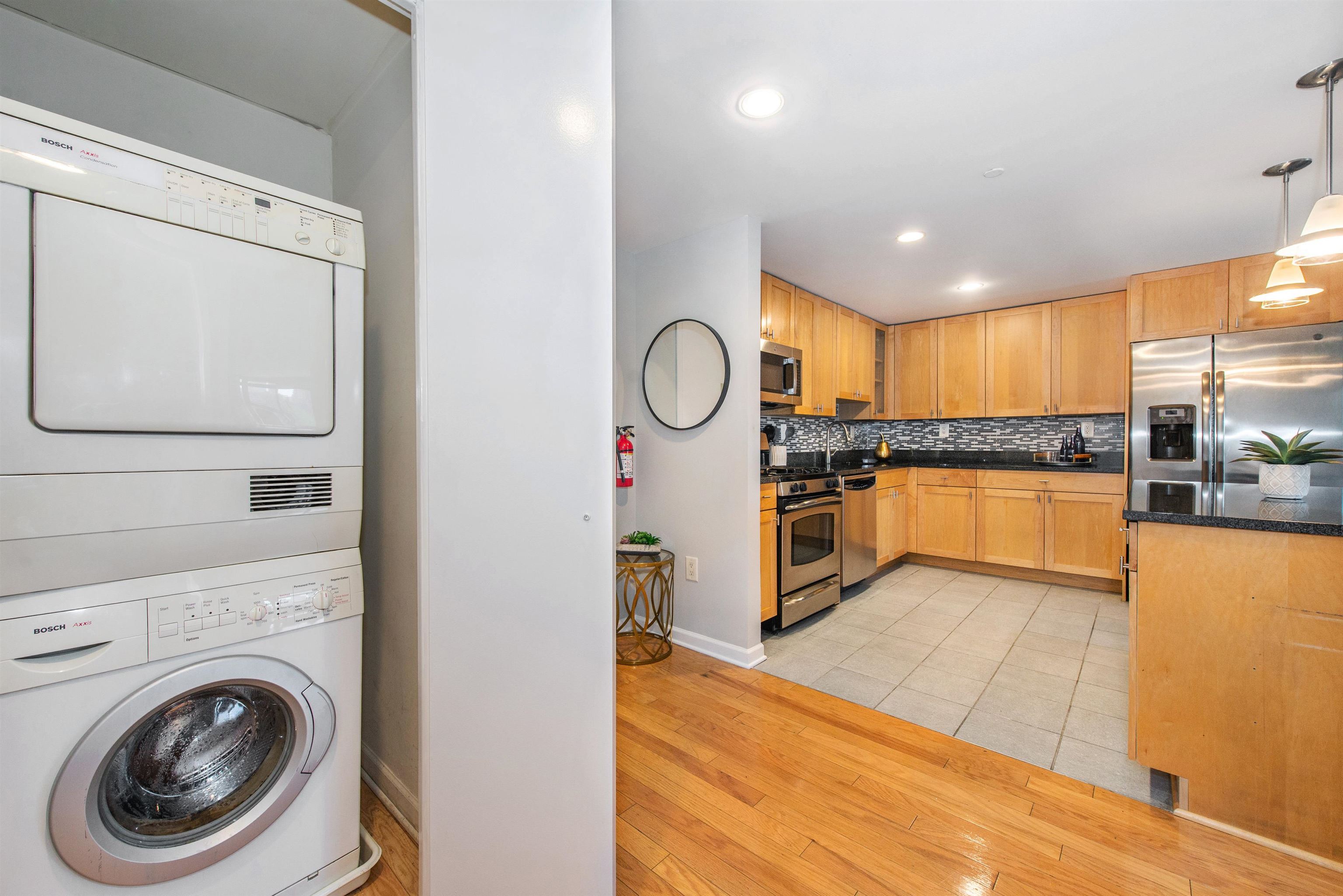 Jersey City, New Jersey, 07310, United States, 1 Bedroom Bedrooms, ,1 BathroomBathrooms,Residential,For Sale,1933478