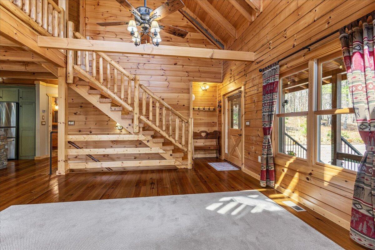 Tellico Plains, Tennessee, 37385, United States, 3 Bedrooms Bedrooms, ,3 BathroomsBathrooms,Residential,For Sale,2034978
