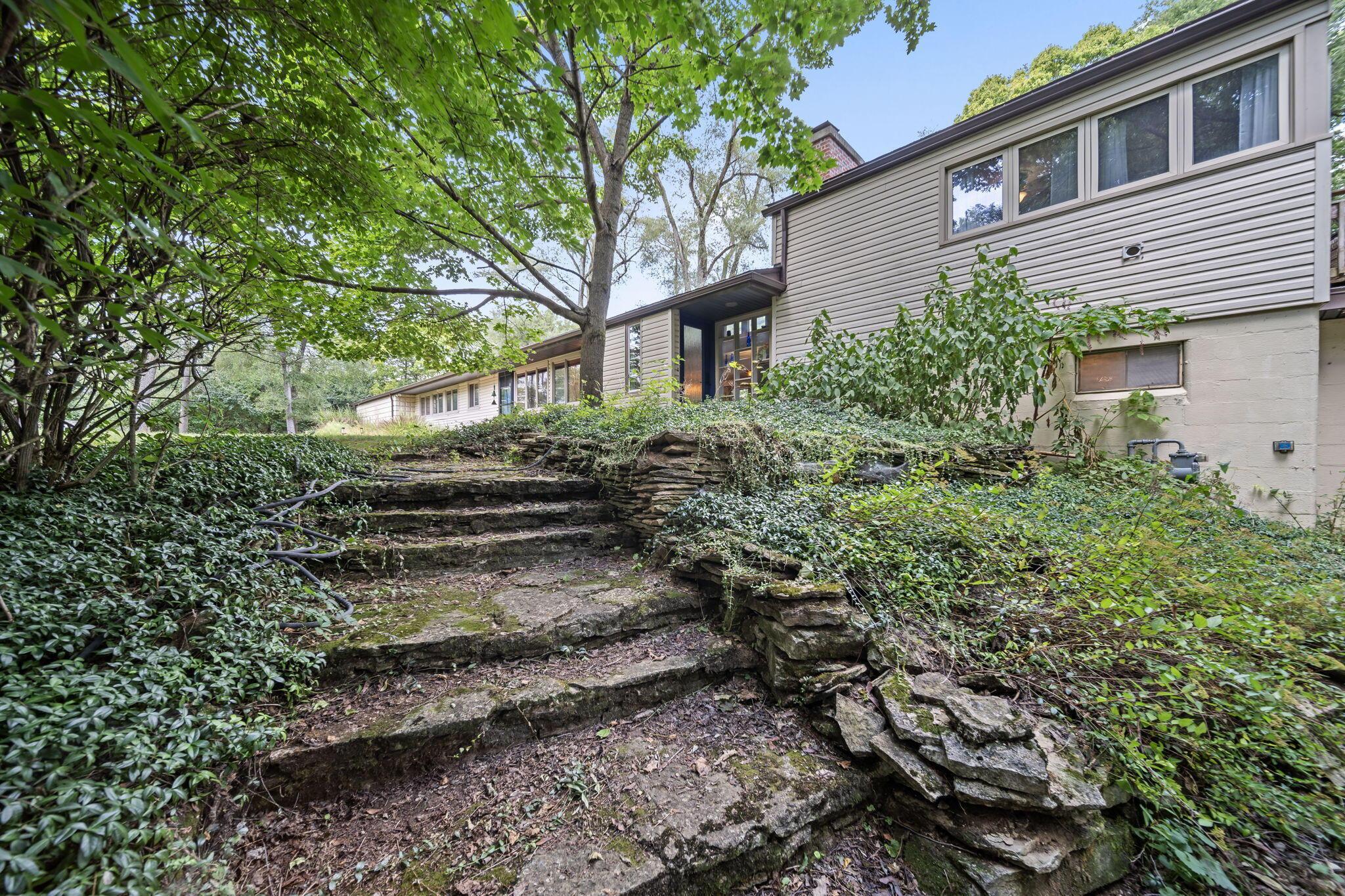 Columbus, Ohio, 43221, United States, 3 Bedrooms Bedrooms, ,4 BathroomsBathrooms,Residential,For Sale,1951333