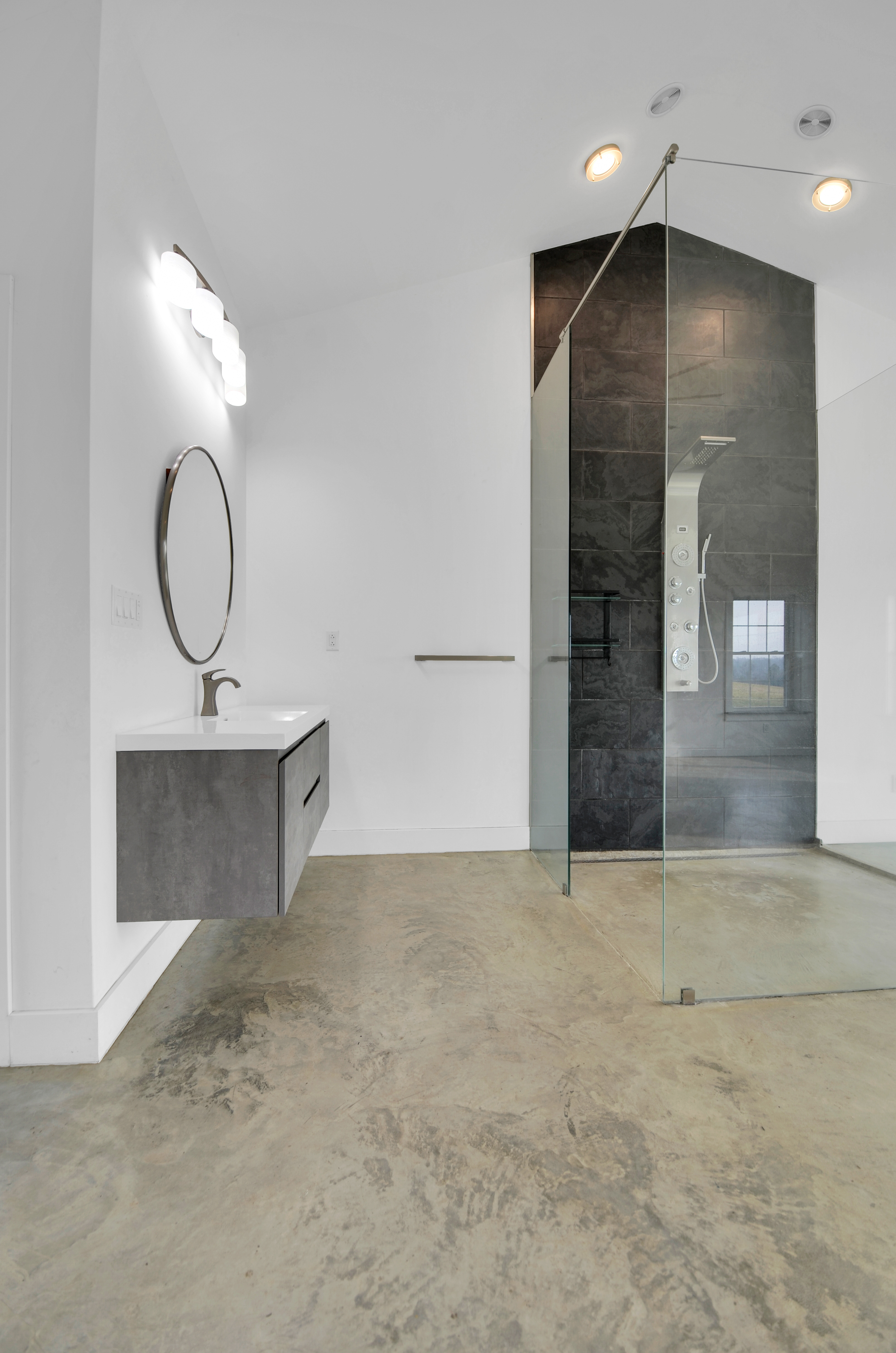 Reading, Pennsylvania, 19606, United States, 4 Bedrooms Bedrooms, ,3 BathroomsBathrooms,Residential,For Sale,1979384