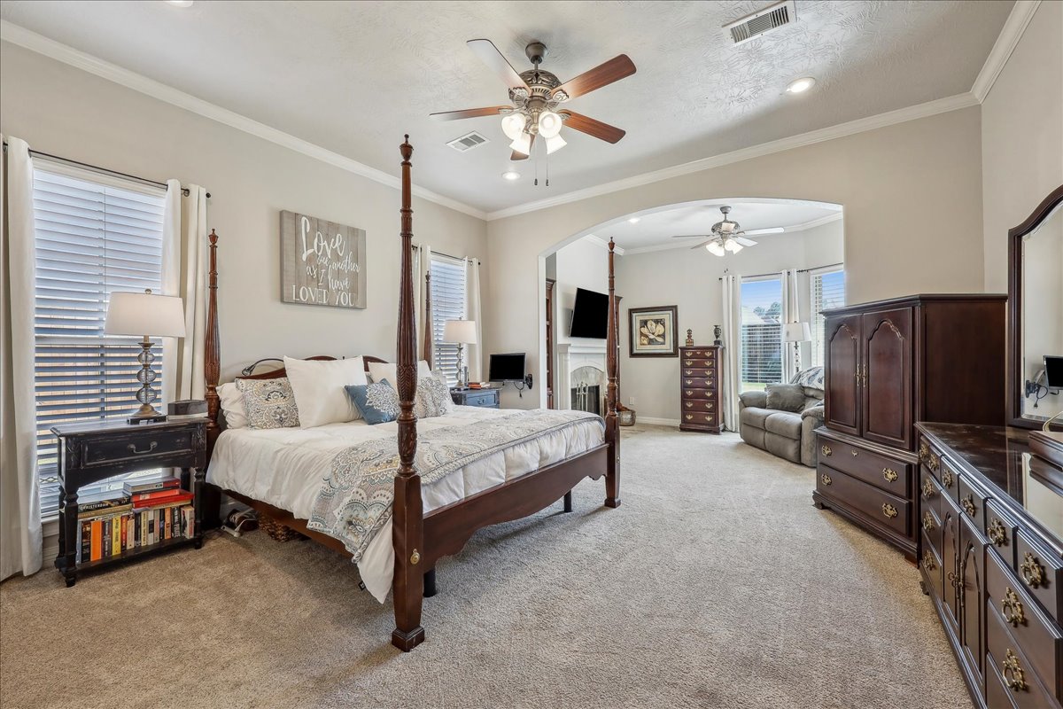 Lumberton, Texas, 77657, United States, 5 Bedrooms Bedrooms, ,4 BathroomsBathrooms,Residential,For Sale,1941970