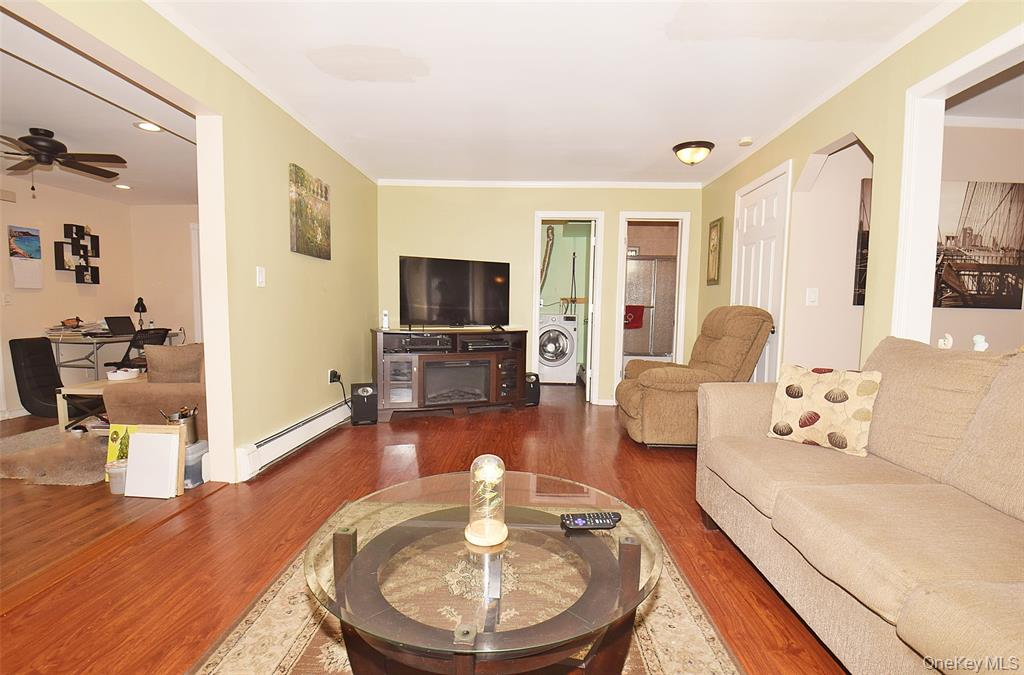 north babylon, New York, 11703, United States, 2 Bedrooms Bedrooms, ,1 BathroomBathrooms,Residential,For Sale,2000389