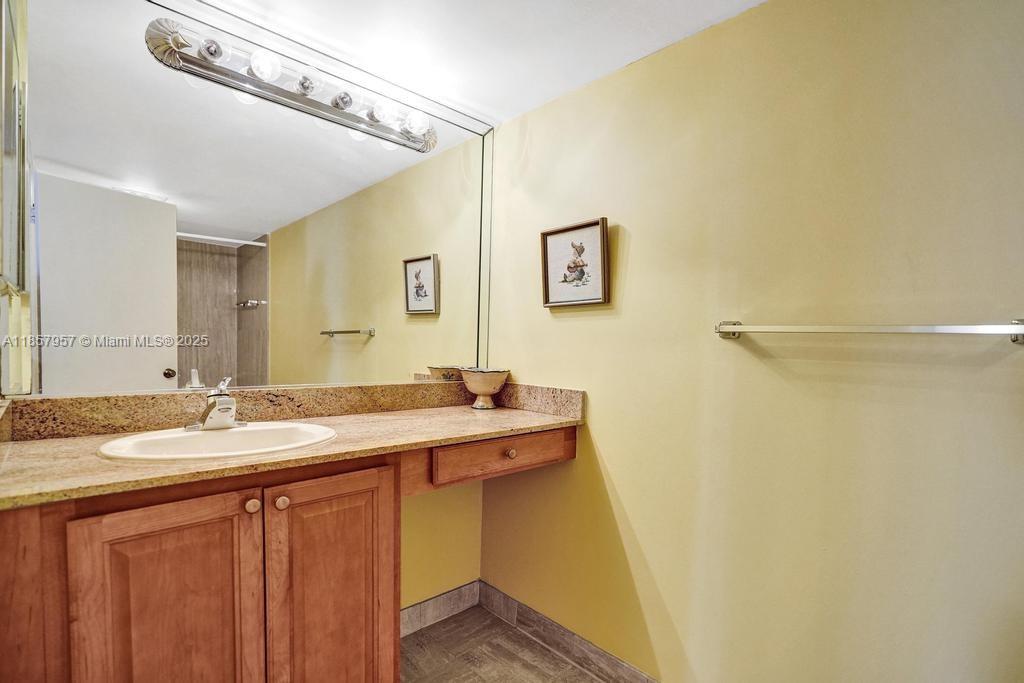 Hollywood, Florida, 33019, United States, 2 Bedrooms Bedrooms, ,2 BathroomsBathrooms,Residential,For Sale,1918580