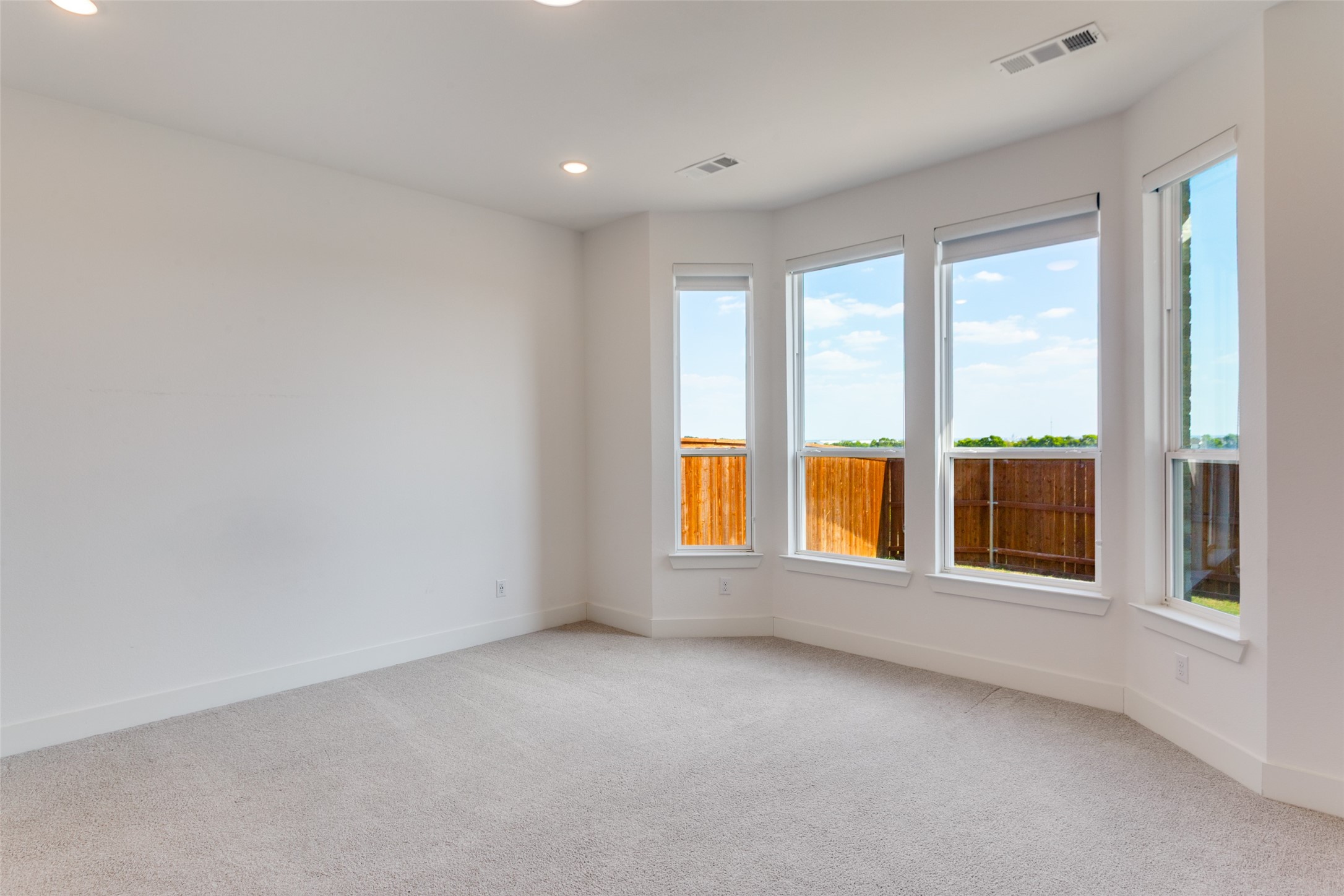 Mansfield, Texas, 76063, United States, 4 Bedrooms Bedrooms, ,4 BathroomsBathrooms,Residential,For Sale,1954630