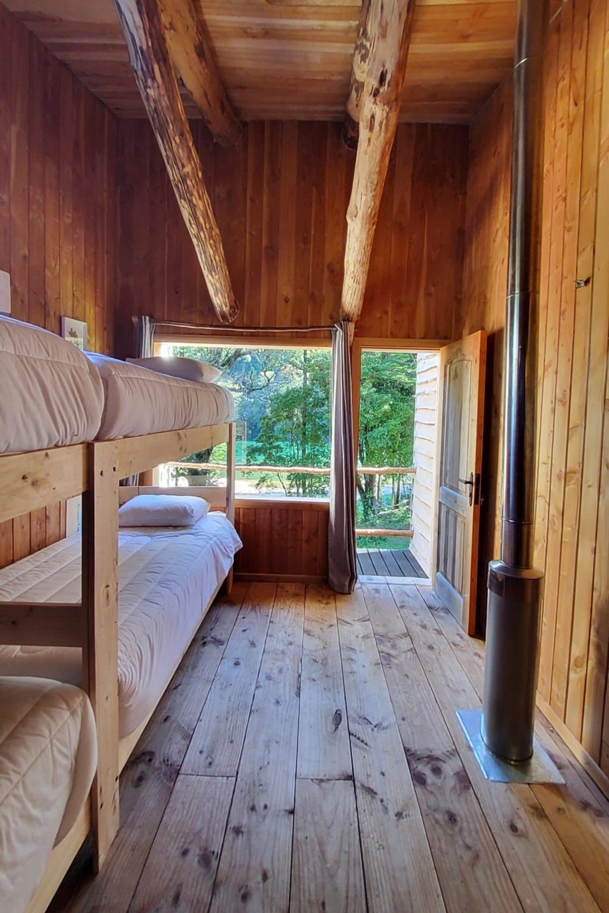  Lodge on 3 Hectares with 200 m of Cisnes Riverfront in the Aysén Region - 物件實景