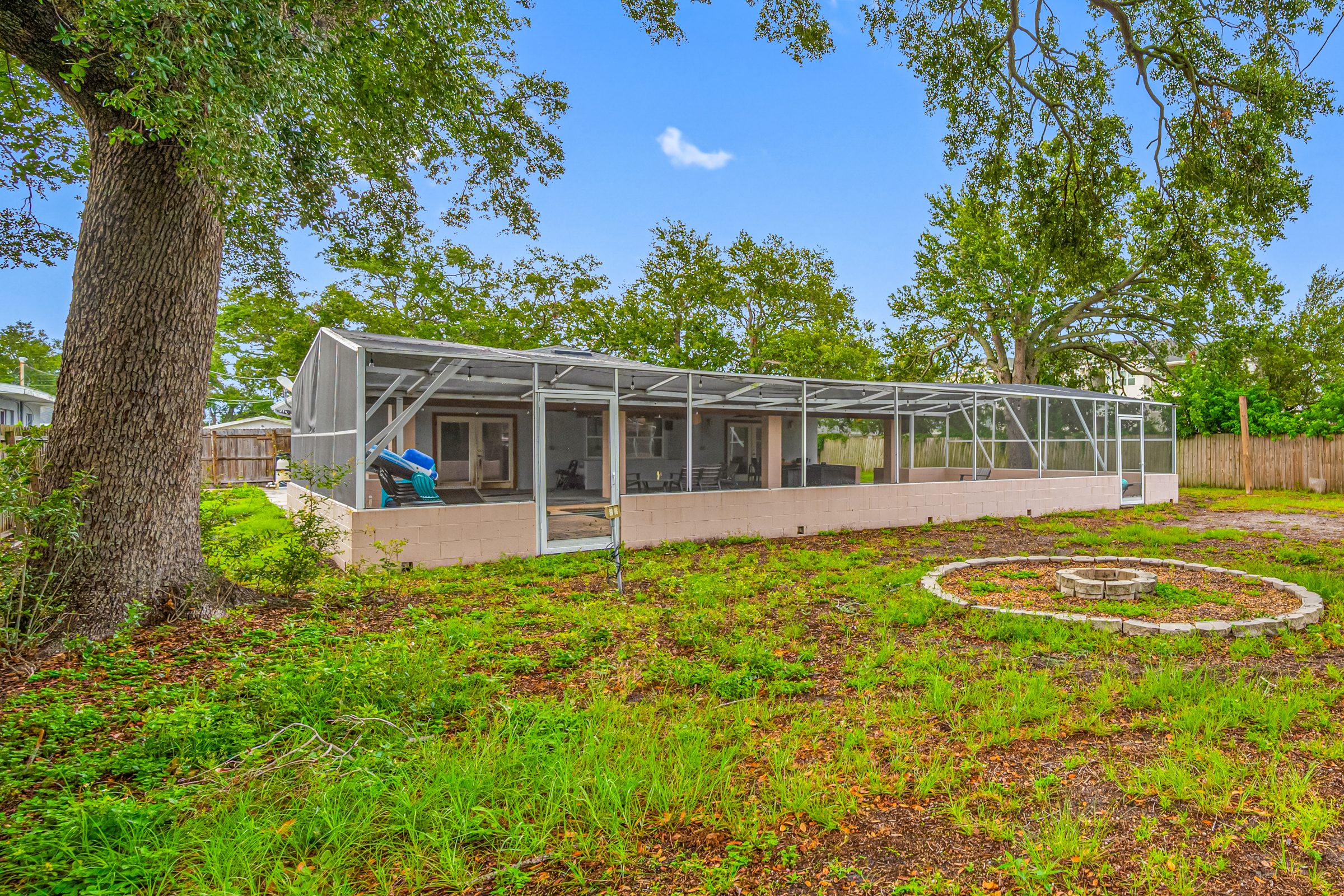 Clearwater, Florida, 33764, United States, 3 Bedrooms Bedrooms, ,2 BathroomsBathrooms,Residential,For Sale,1879424