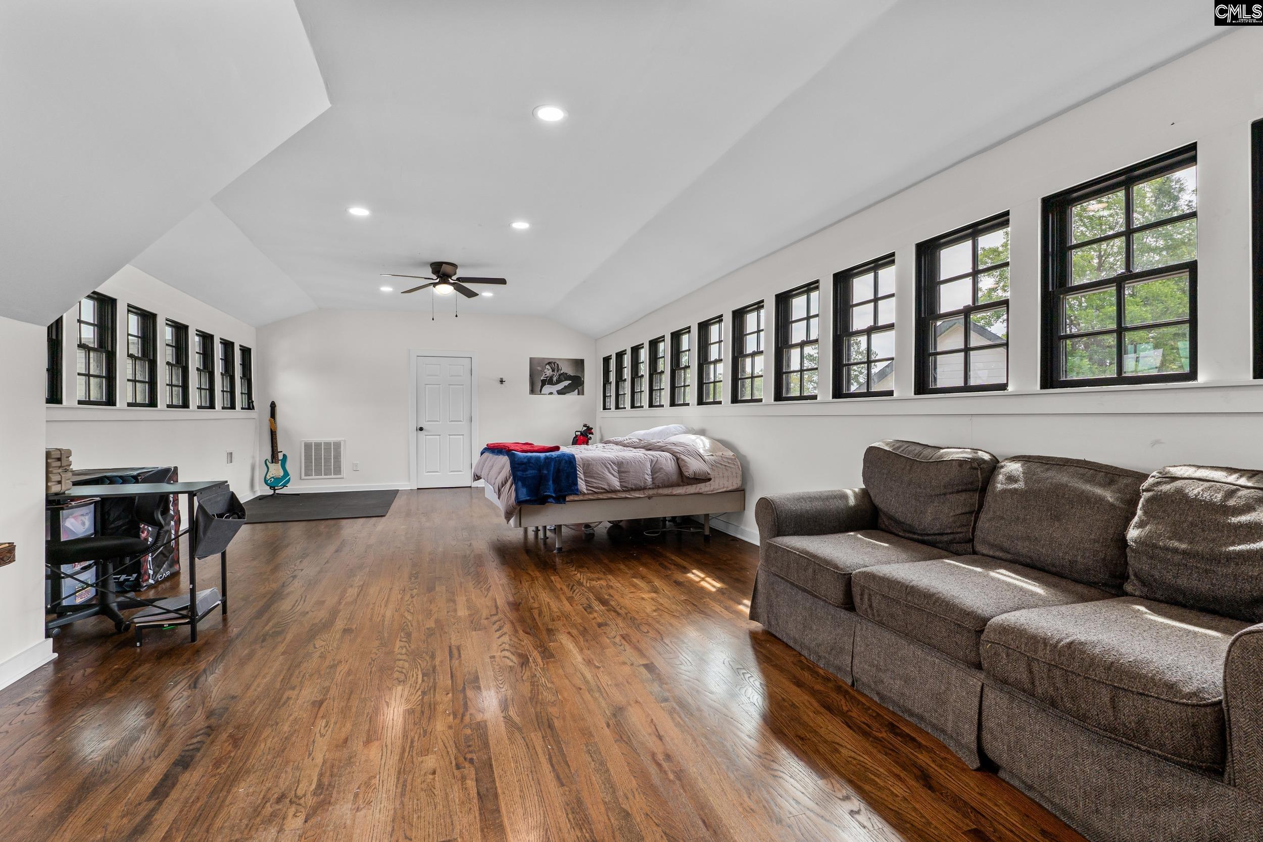  213 Tombfield Road - 物件實景