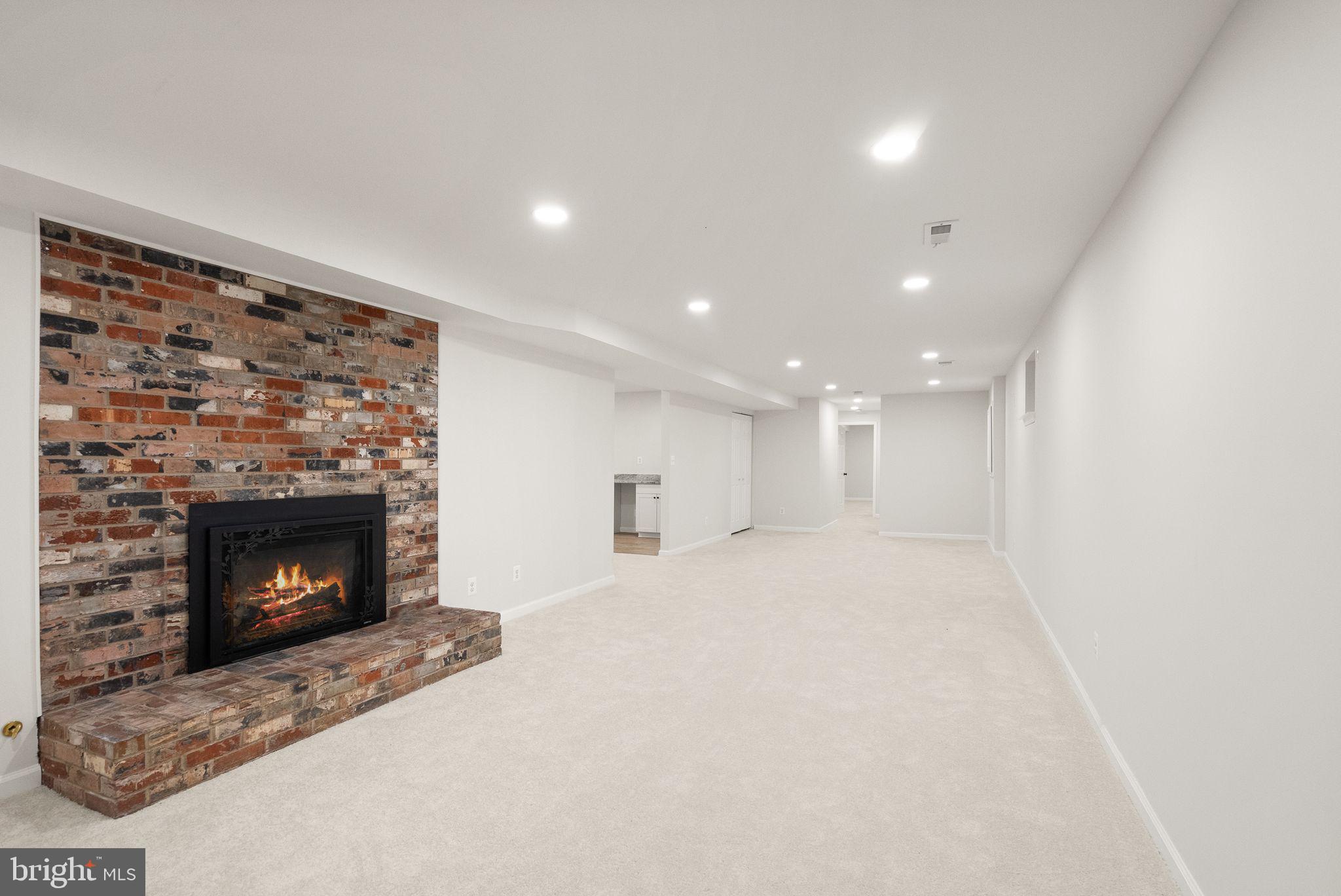 Woodbridge, Virginia, 22193, United States, 6 Bedrooms Bedrooms, ,3 BathroomsBathrooms,Residential,For Sale,1900588