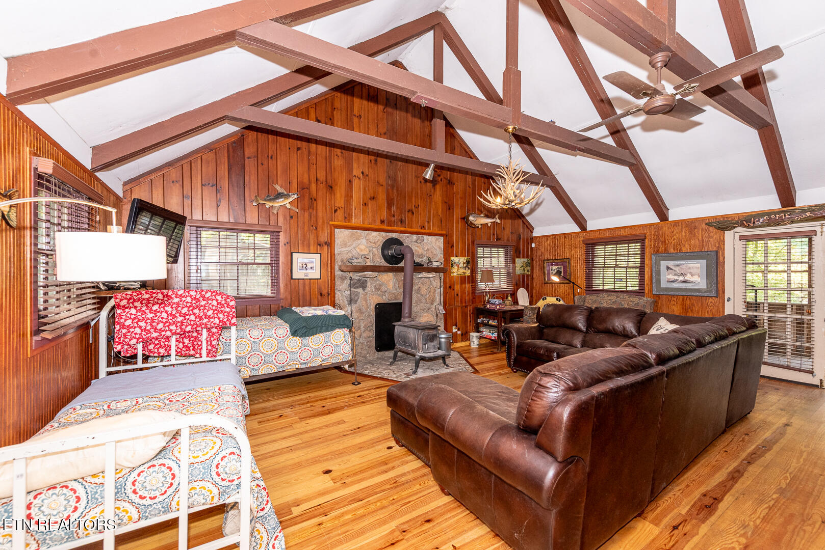 Townsend, Tennessee, 37882, United States, 1 Bedroom Bedrooms, ,1 BathroomBathrooms,Residential,For Sale,1973963