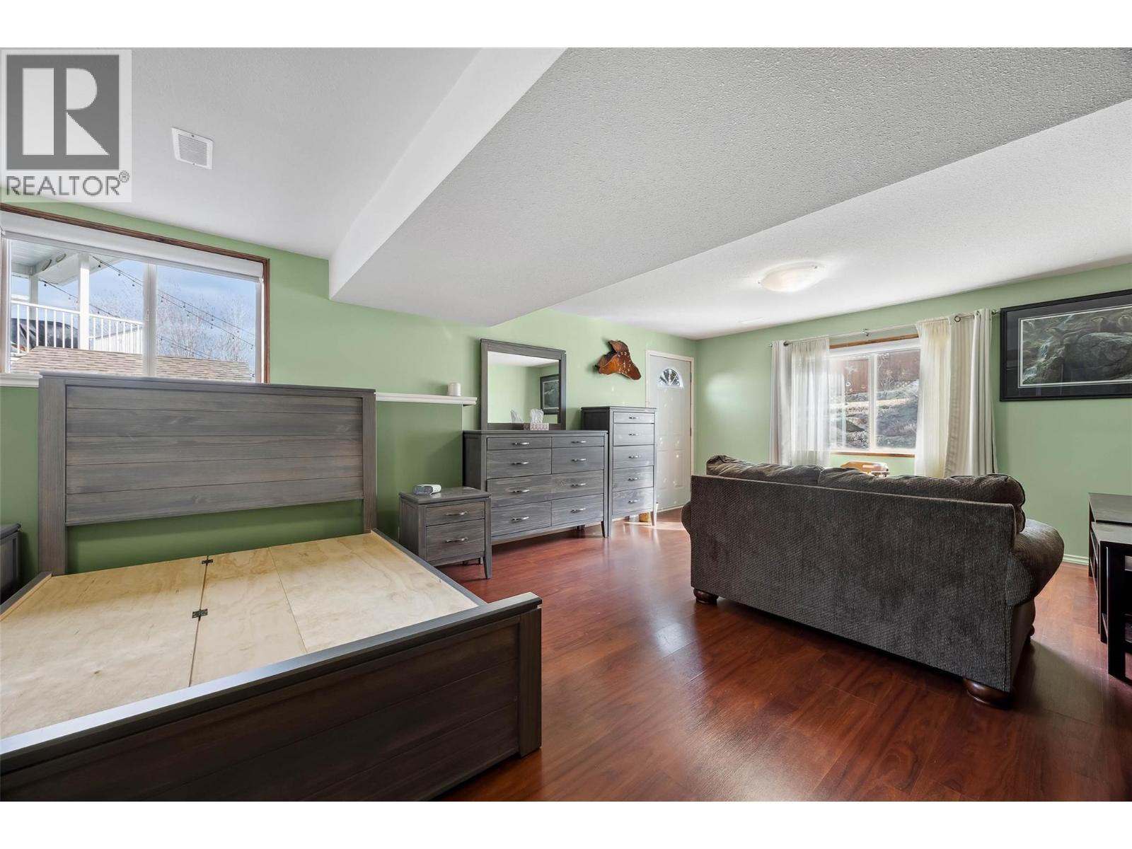 KAMLOOPS, British Columbia, V1S 1X9, CA, 4 Bedrooms Bedrooms, ,2 BathroomsBathrooms,Residential,For Sale,1950307