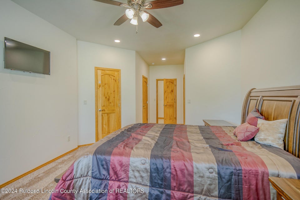 Ruidoso, New Mexico, 88345, United States, 4 Bedrooms Bedrooms, ,4 BathroomsBathrooms,Residential,For Sale,1921687