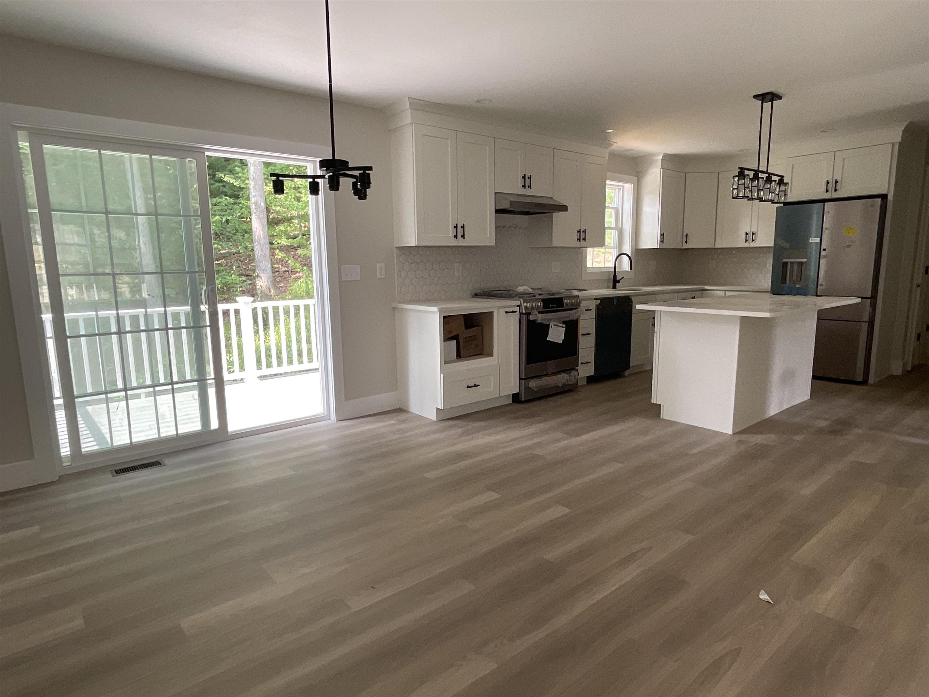 Manchester, New Hampshire, 03102, United States, 4 Bedrooms Bedrooms, ,3 BathroomsBathrooms,Residential,For Sale,1901440