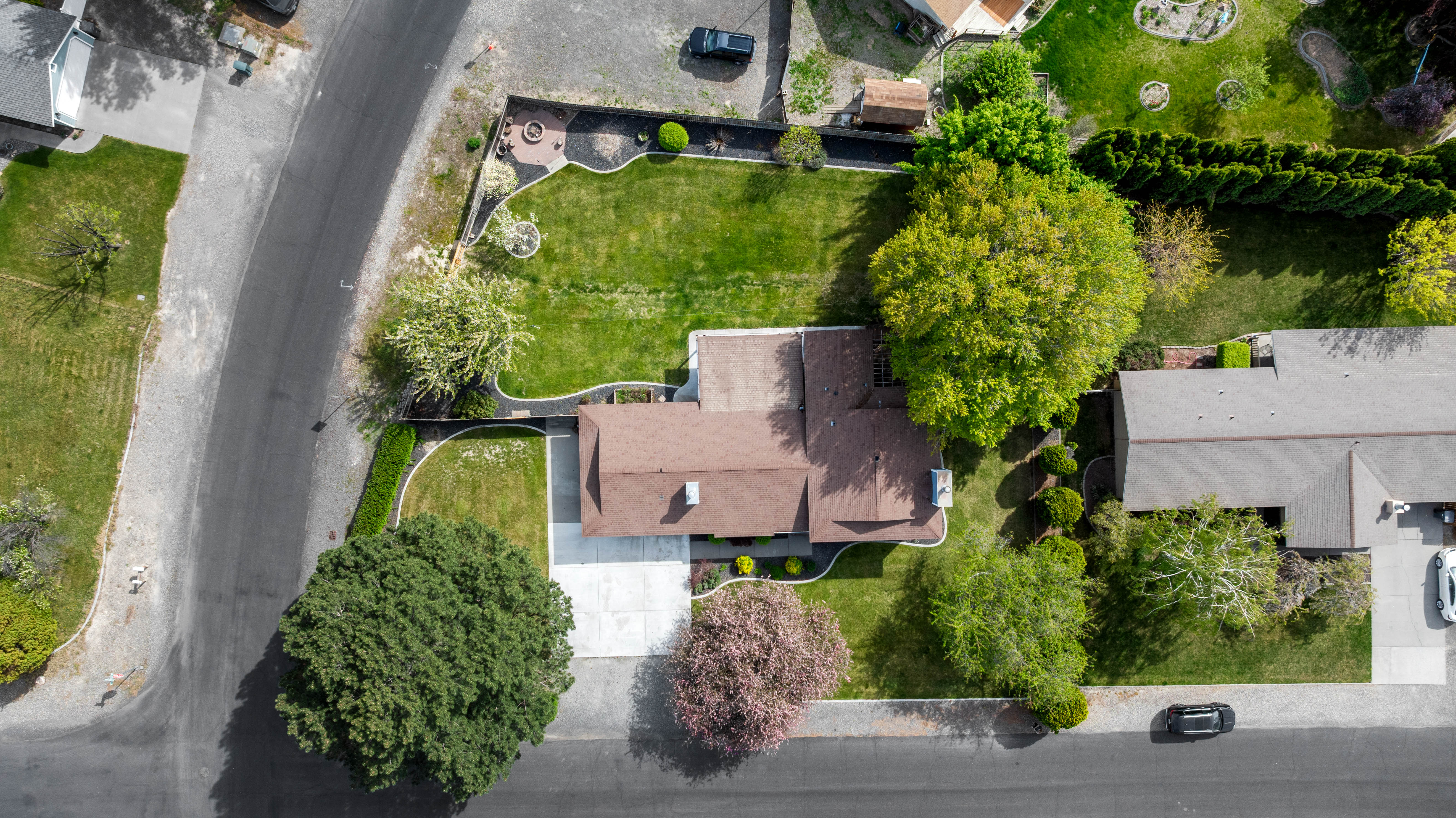  Beautifully Maintained Tri-Level Home - 物件實景