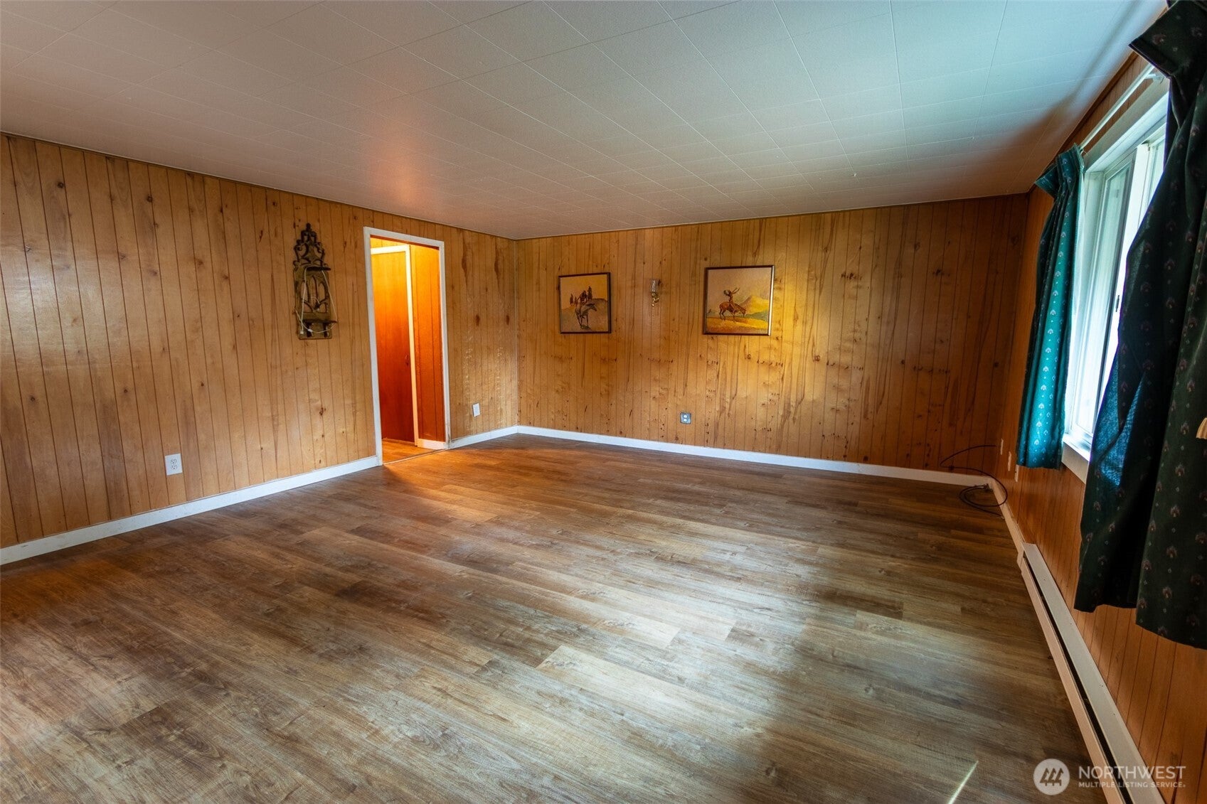 Tonasket, Washington, 98855, United States, ,Residential,For Sale,2001700