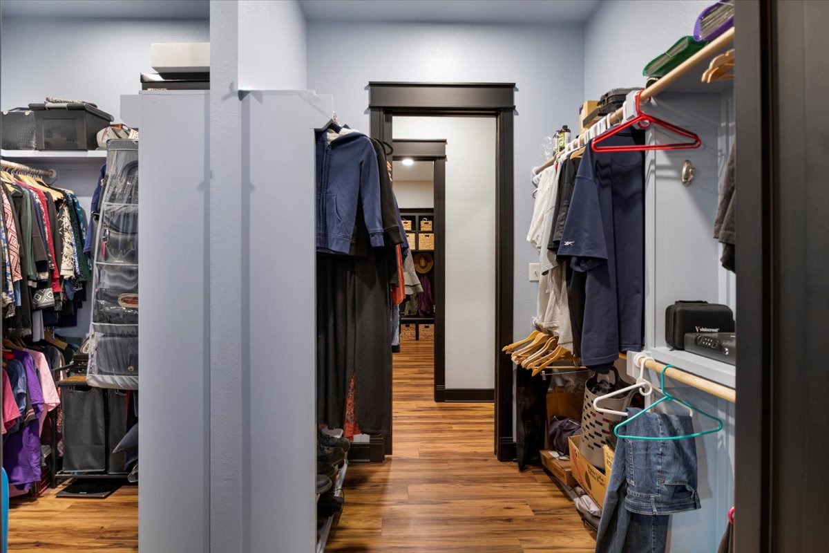 Long Branch, Texas, 75669, United States, 4 Bedrooms Bedrooms, ,4 BathroomsBathrooms,Residential,For Sale,1908688