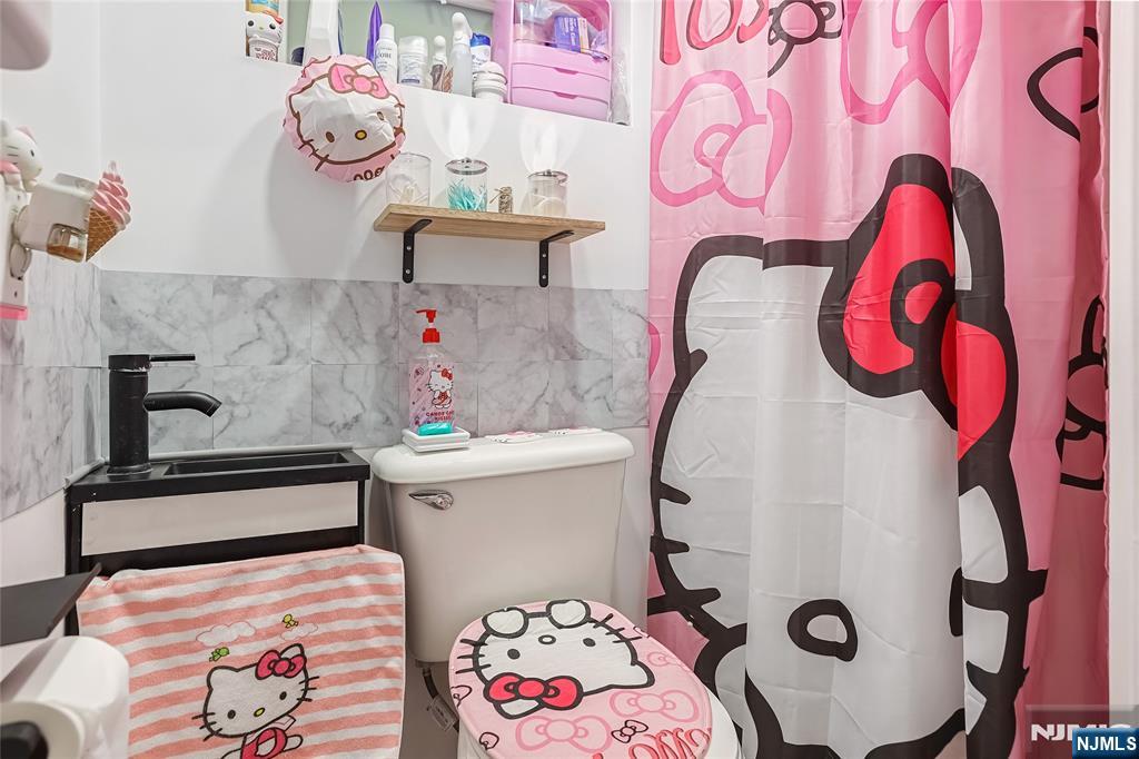 Wallington, New Jersey, 07057, United States, 3 Bedrooms Bedrooms, ,3 BathroomsBathrooms,Residential,For Sale,1939123