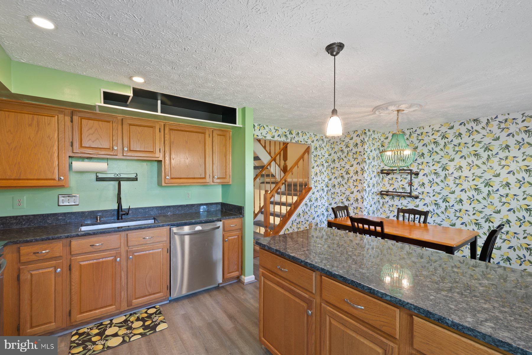 Centreville, Virginia, 20121, United States, 3 Bedrooms Bedrooms, ,4 BathroomsBathrooms,Residential,For Sale,1974352