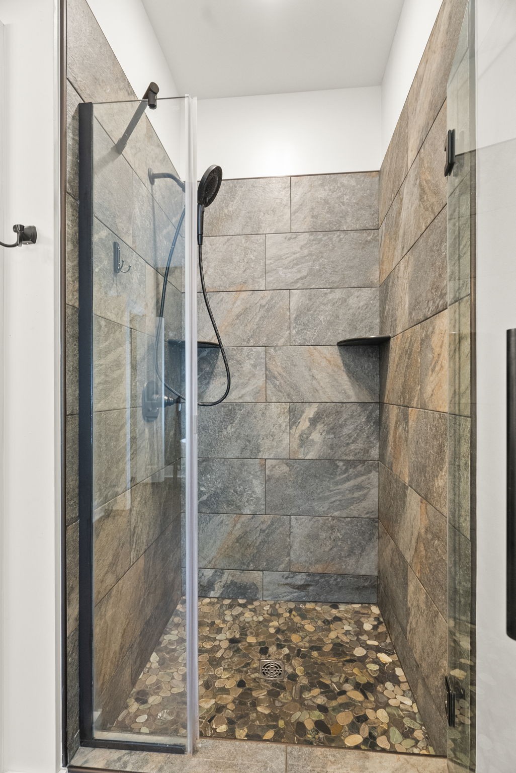 Cedar Hill, Tennessee, 37032, United States, 3 Bedrooms Bedrooms, ,2 BathroomsBathrooms,Residential,For Sale,1981088