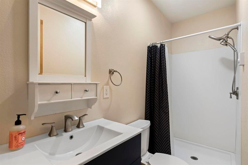 Durango, Colorado, 81301, United States, 3 Bedrooms Bedrooms, ,2 BathroomsBathrooms,Residential,For Sale,1947970