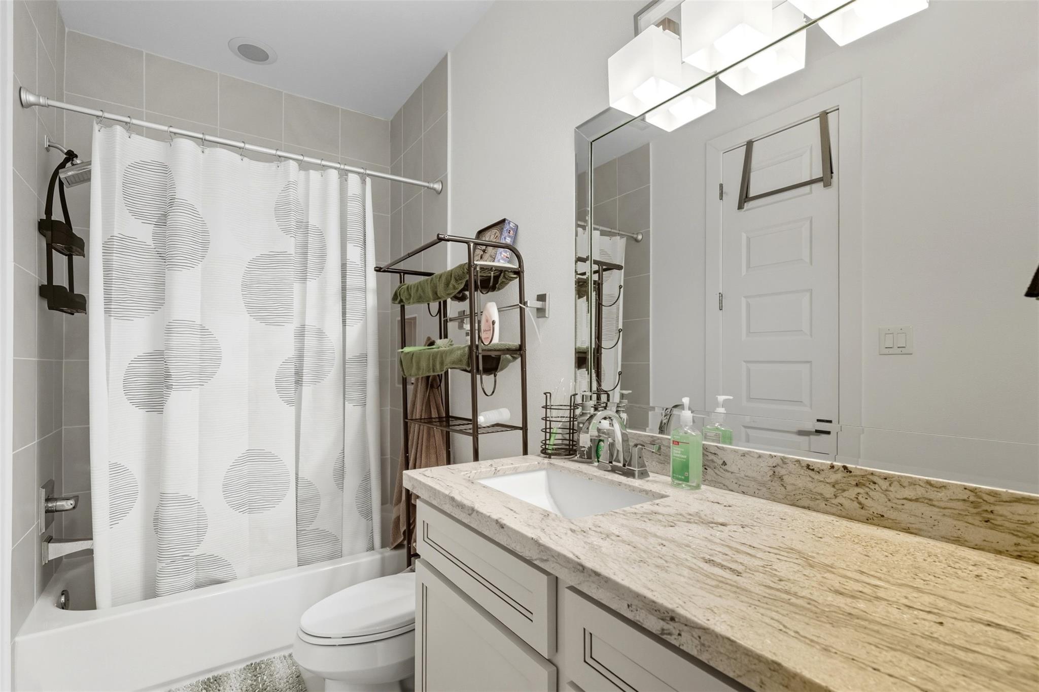 Houston, Texas, 77006, United States, 3 Bedrooms Bedrooms, ,4 BathroomsBathrooms,Residential,For Sale,1977830