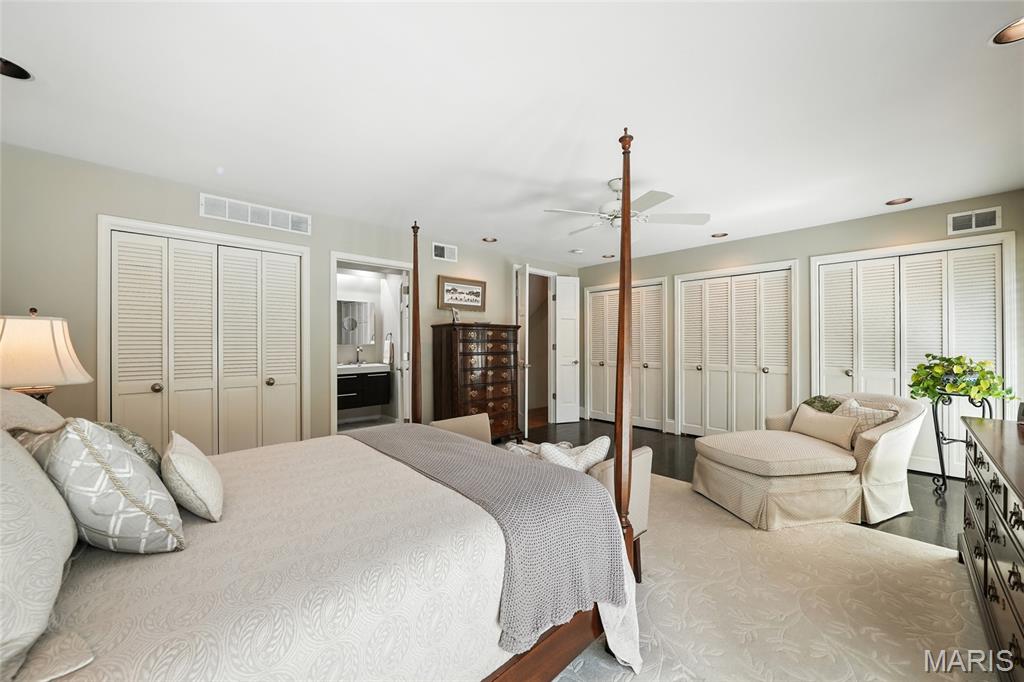St Louis, Missouri, 63108, United States, 4 Bedrooms Bedrooms, ,5 BathroomsBathrooms,Residential,For Sale,1941664