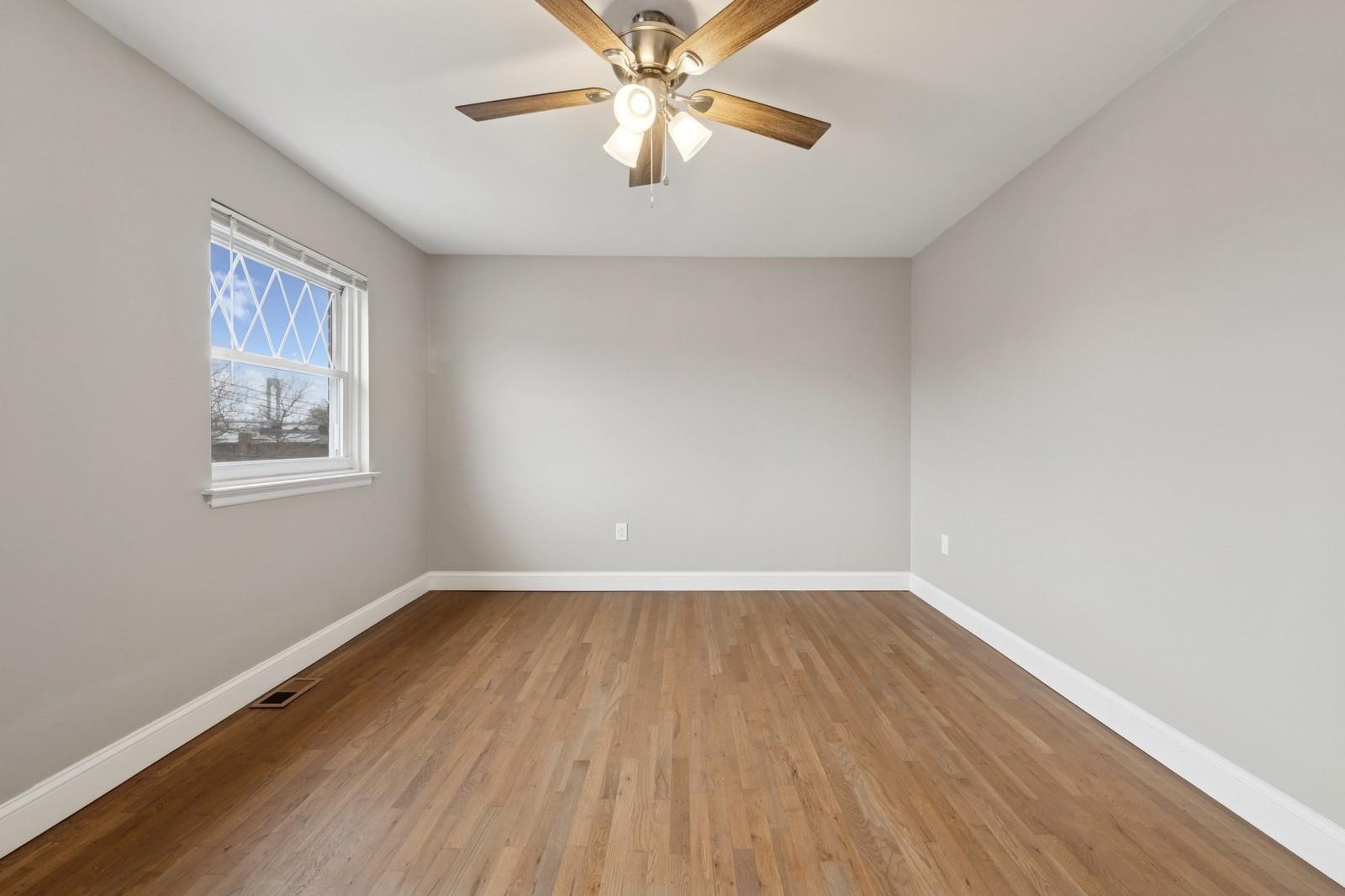 Bronx, New York, 10465, United States, 3 Bedrooms Bedrooms, ,2 BathroomsBathrooms,Residential,For Sale,1794216