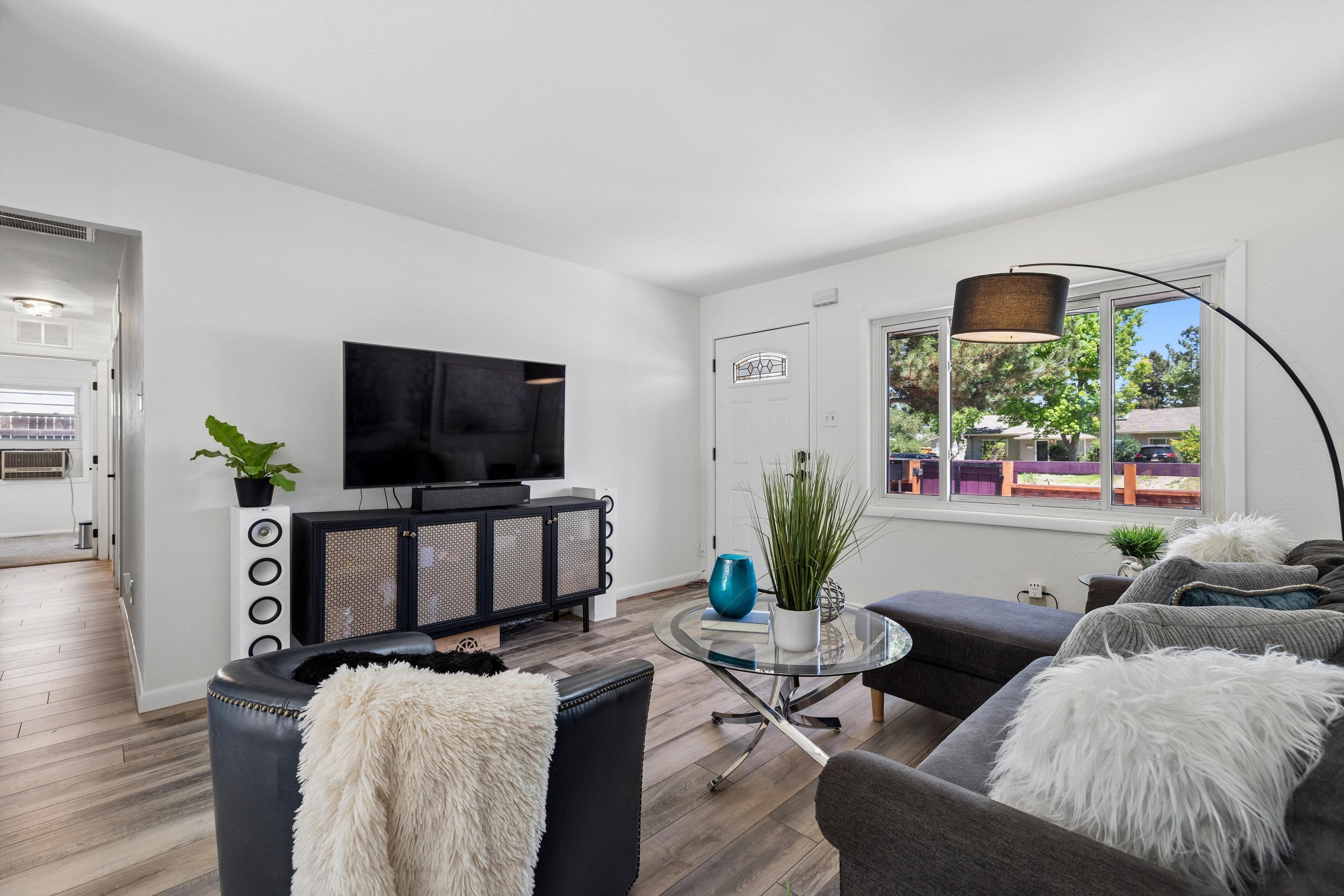  Beautifully updated and ideally positioned in sought-after University Hills - 物件實景