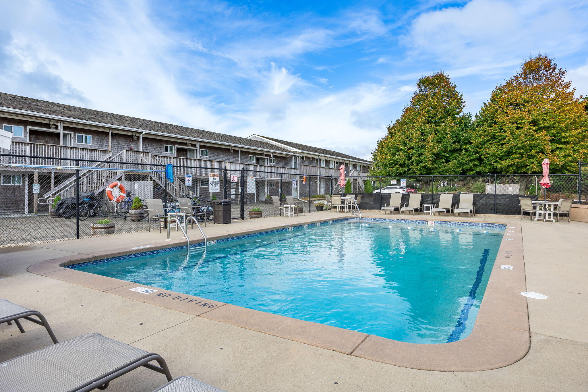  Private Deck, Pool, and Easy Ownership in North Truro - 物件實景