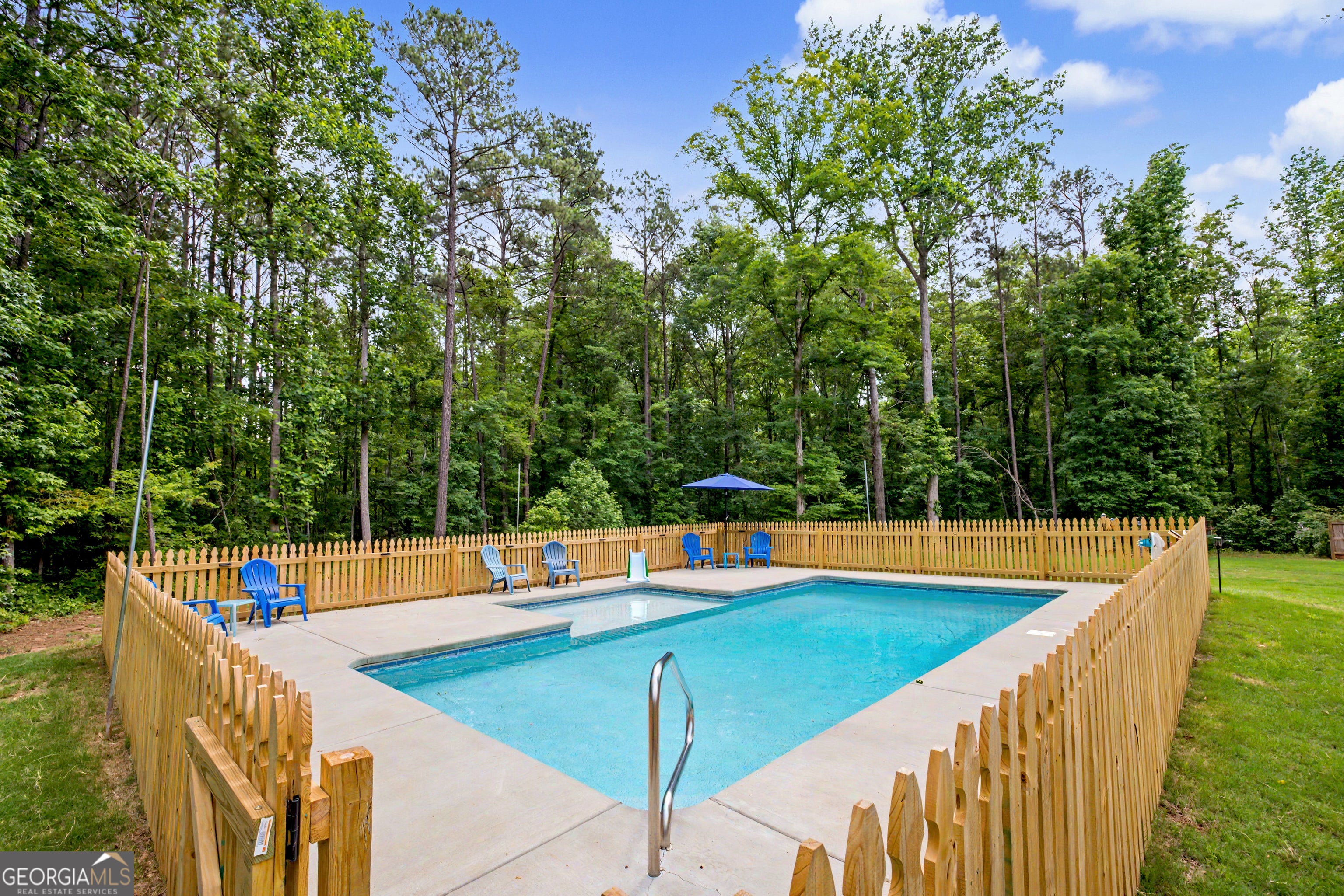 Moreland, Georgia, 30259, United States, 4 Bedrooms Bedrooms, ,3 BathroomsBathrooms,Residential,For Sale,2017822