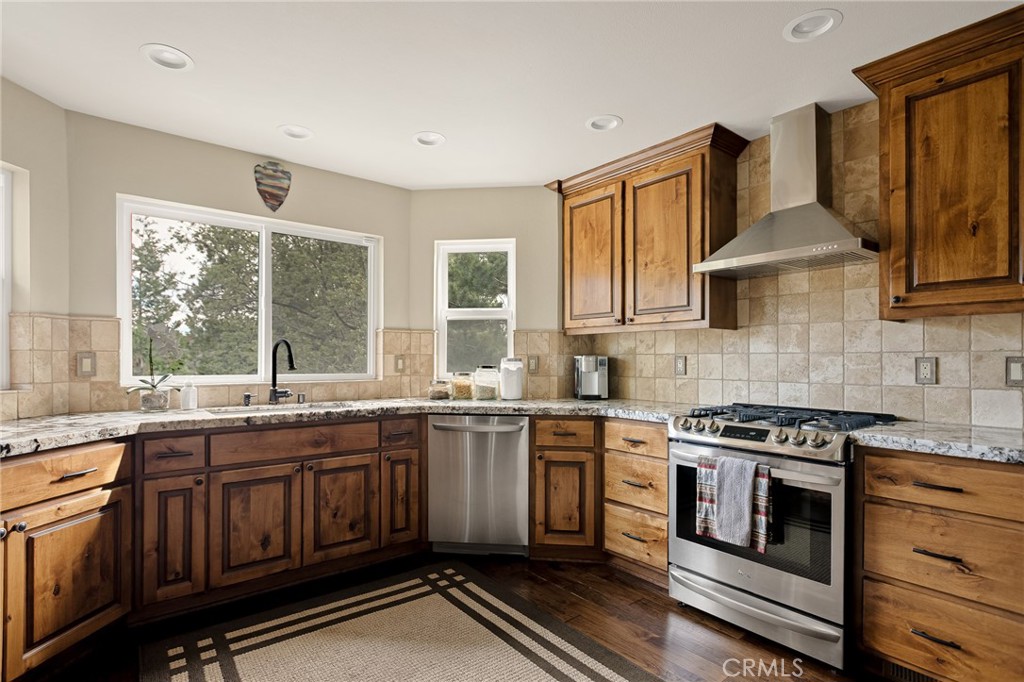 Lake Arrowhead, California, 92352, United States, 4 Bedrooms Bedrooms, ,4 BathroomsBathrooms,Residential,For Sale,1939836