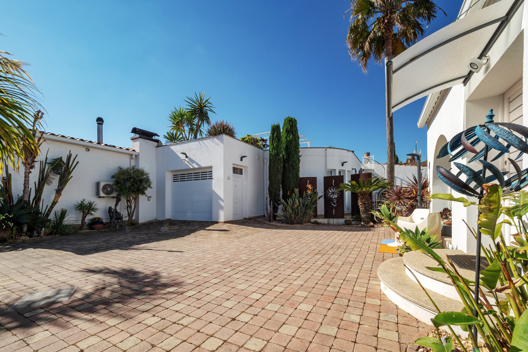  Exceptional property with two houses, each with its own pool - 物件實景