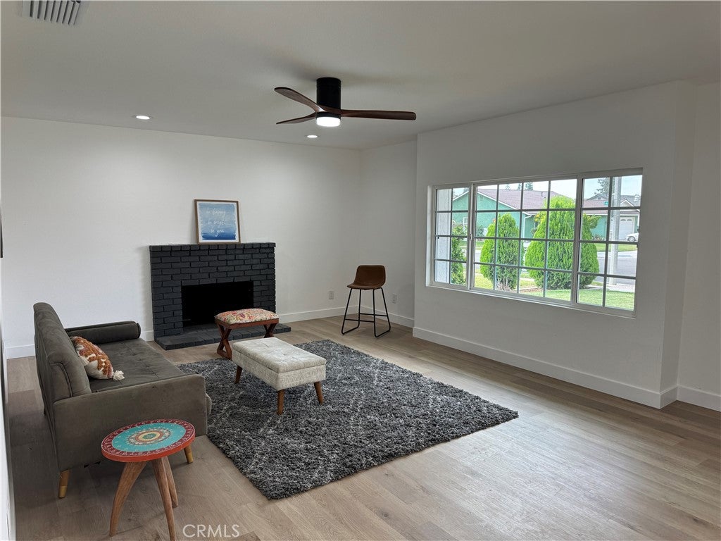 Ontario, California, 91761, United States, 4 Bedrooms Bedrooms, ,2 BathroomsBathrooms,Residential,For Sale,1988323