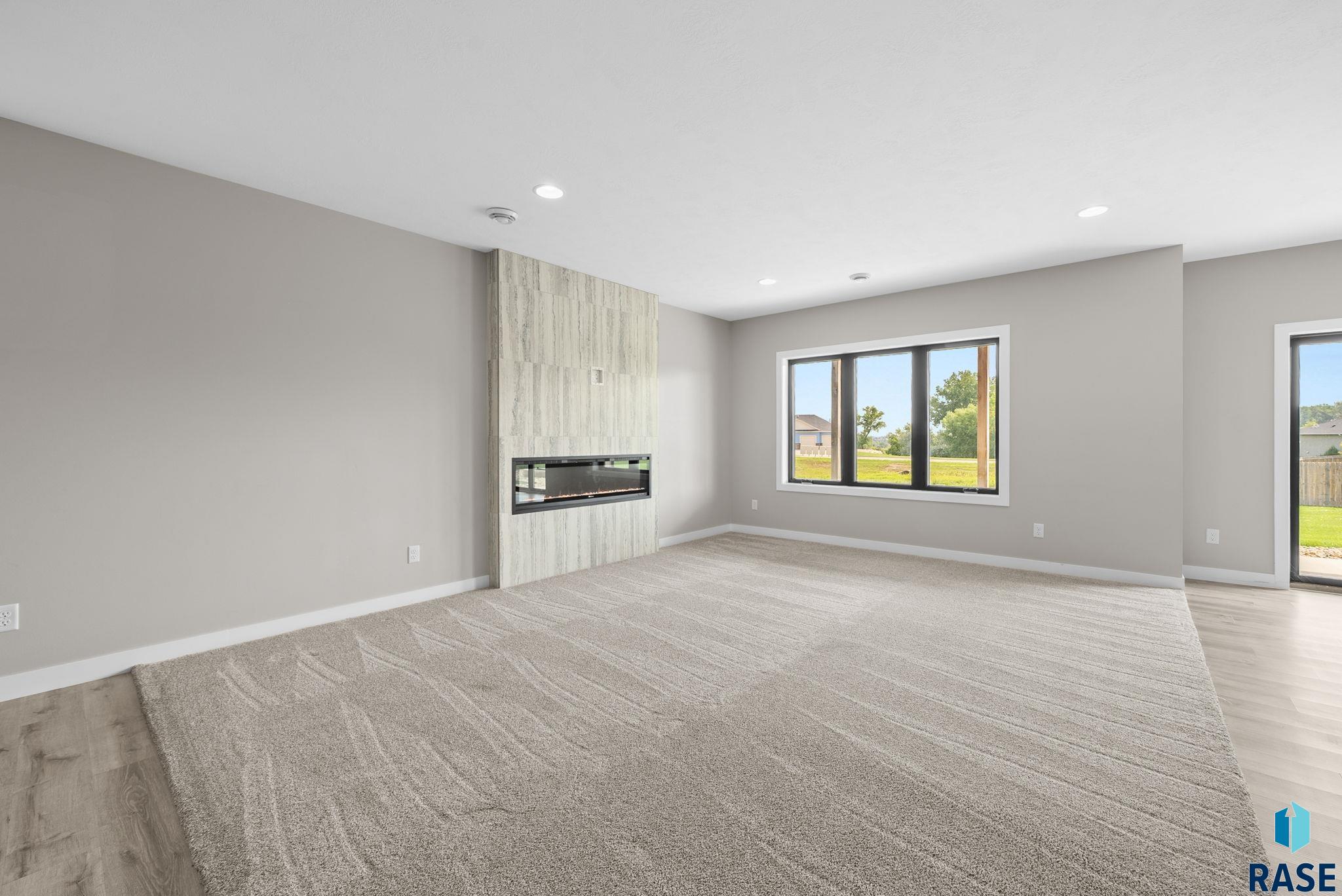 Sioux Falls, South Dakota, 57110, United States, 6 Bedrooms Bedrooms, ,4 BathroomsBathrooms,Residential,For Sale,1892157