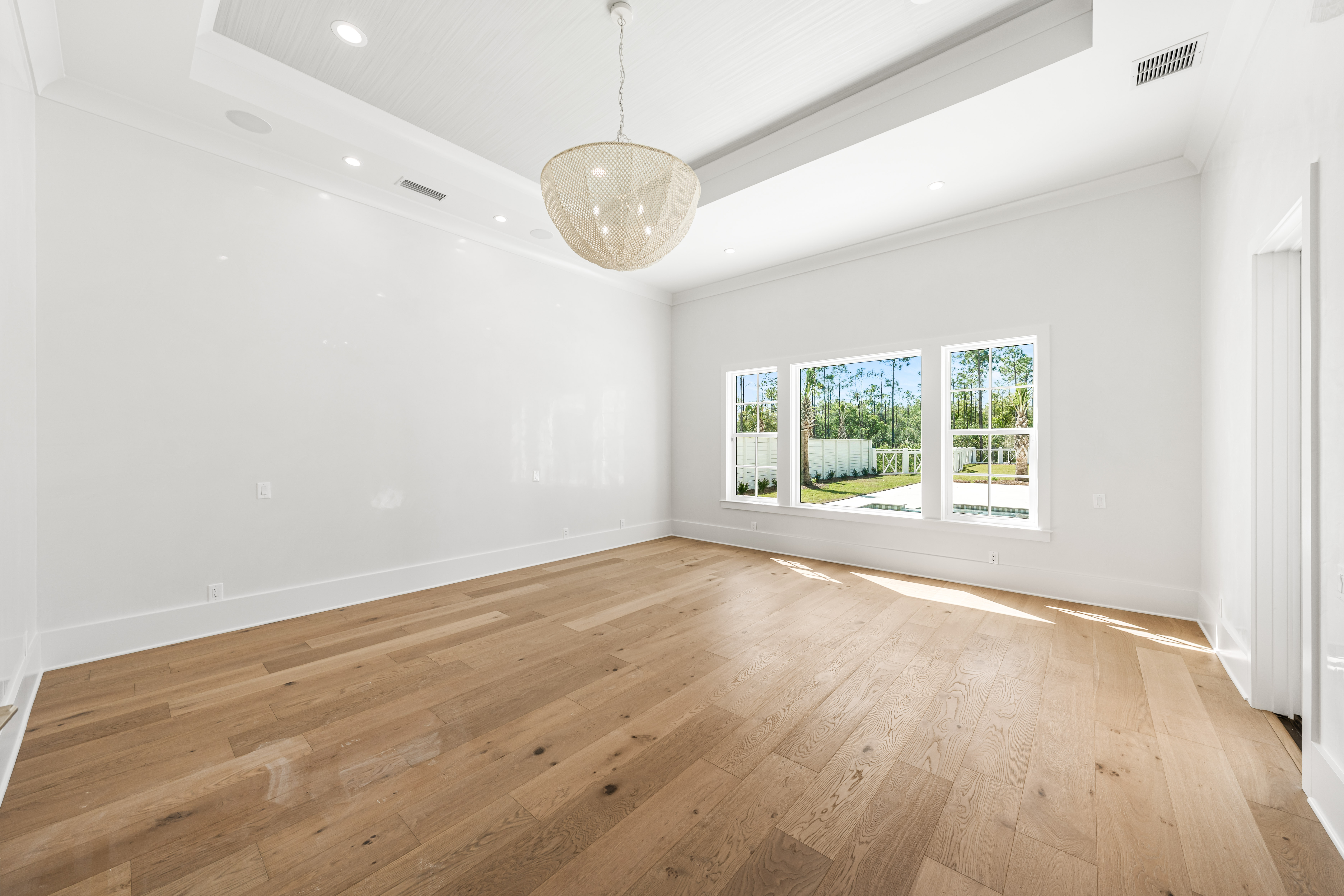  Magnificent Half-Acre Estate With Outdoor Oasis and Casita - 物件實景