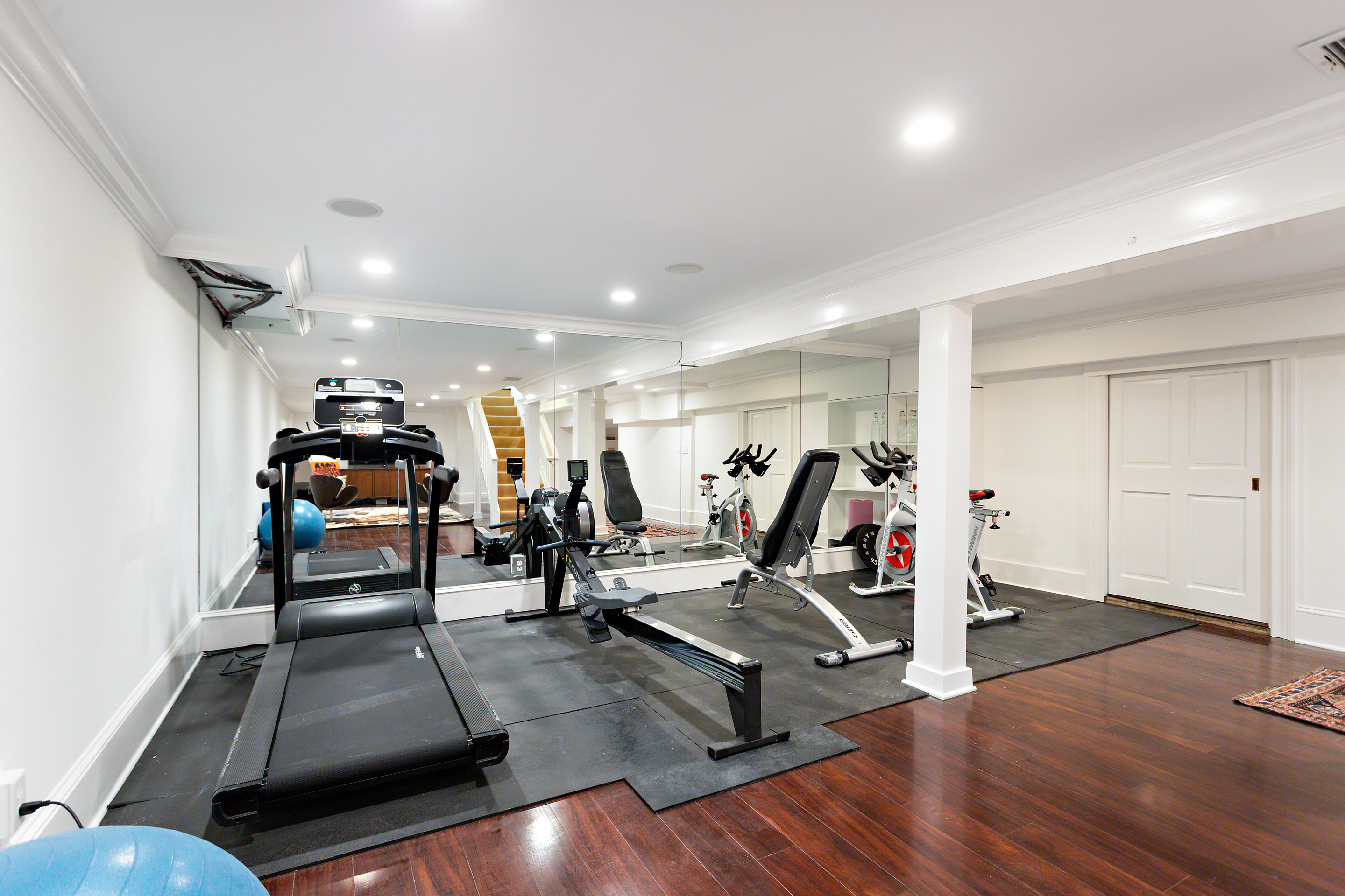  Stately Updated Colonial on Magnificent Grounds - 物件實景