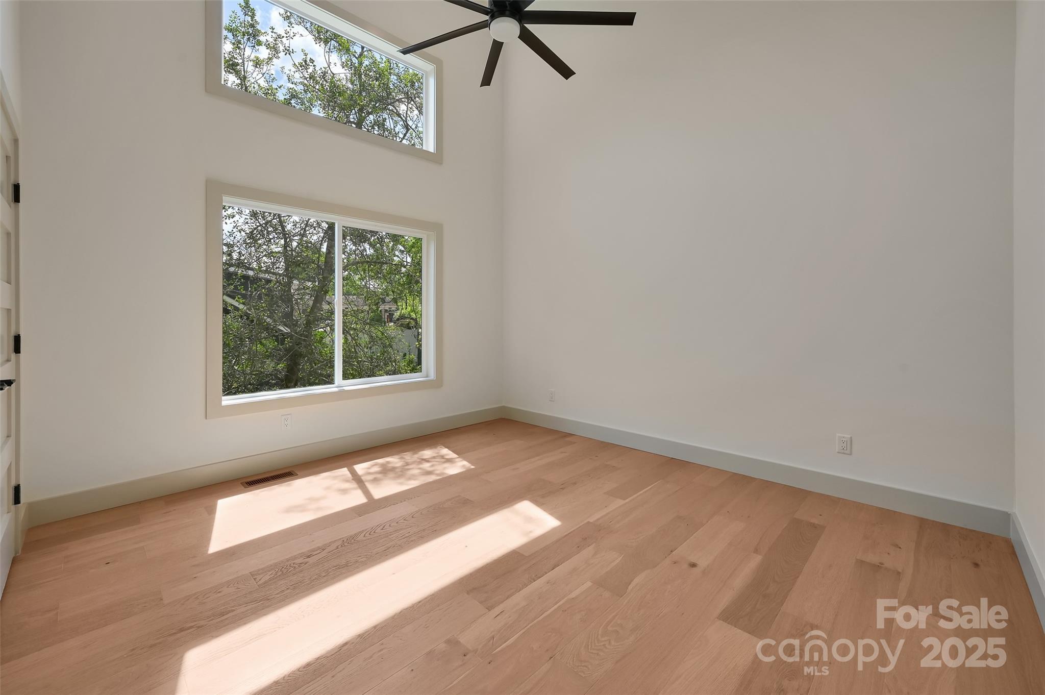 Asheville, North Carolina, 28806, United States, 4 Bedrooms Bedrooms, ,4 BathroomsBathrooms,Residential,For Sale,1837018