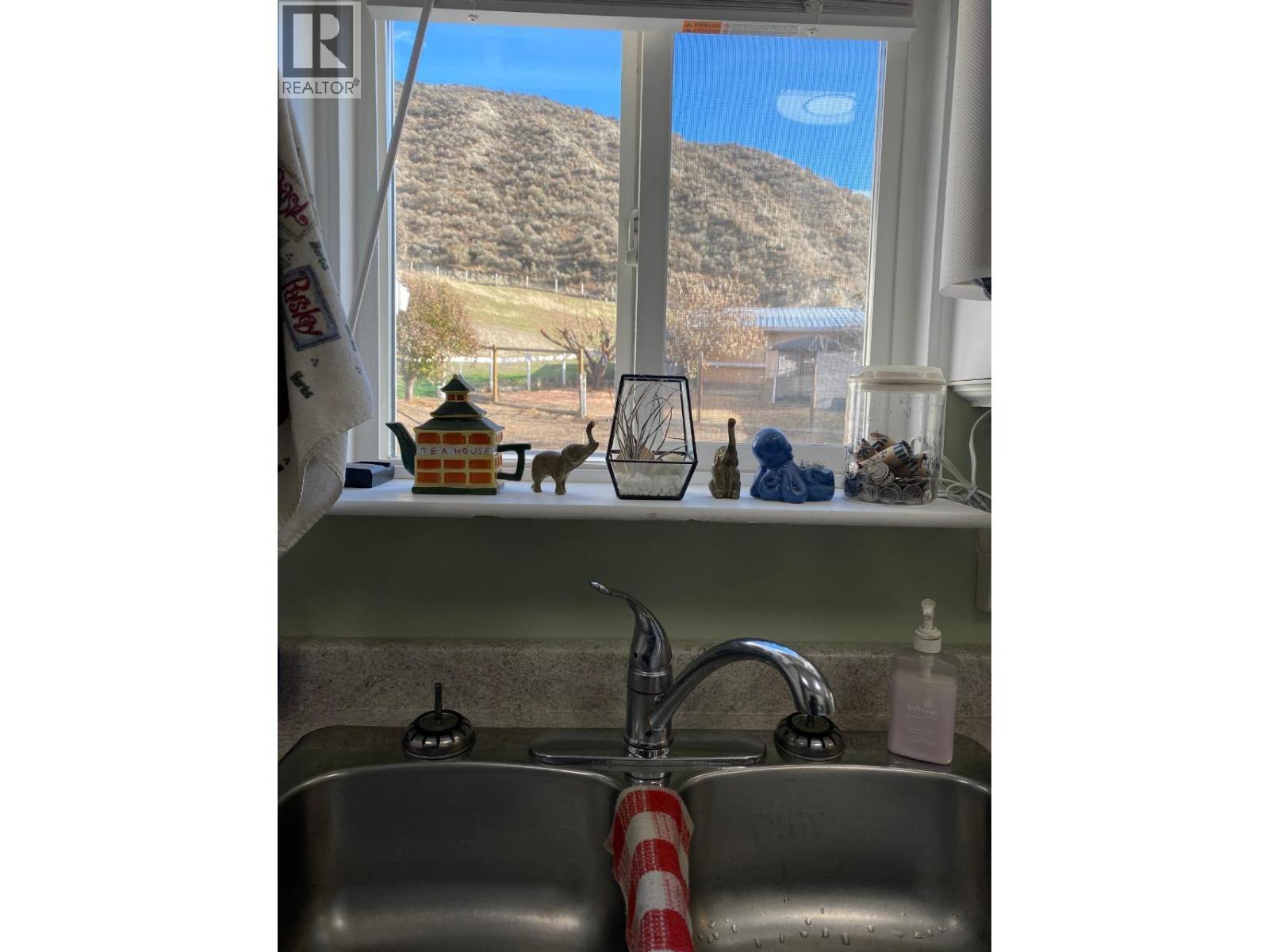KAMLOOPS, British Columbia, V2H 1S7, CA, 4 Bedrooms Bedrooms, ,3 BathroomsBathrooms,Residential,For Sale,1949543