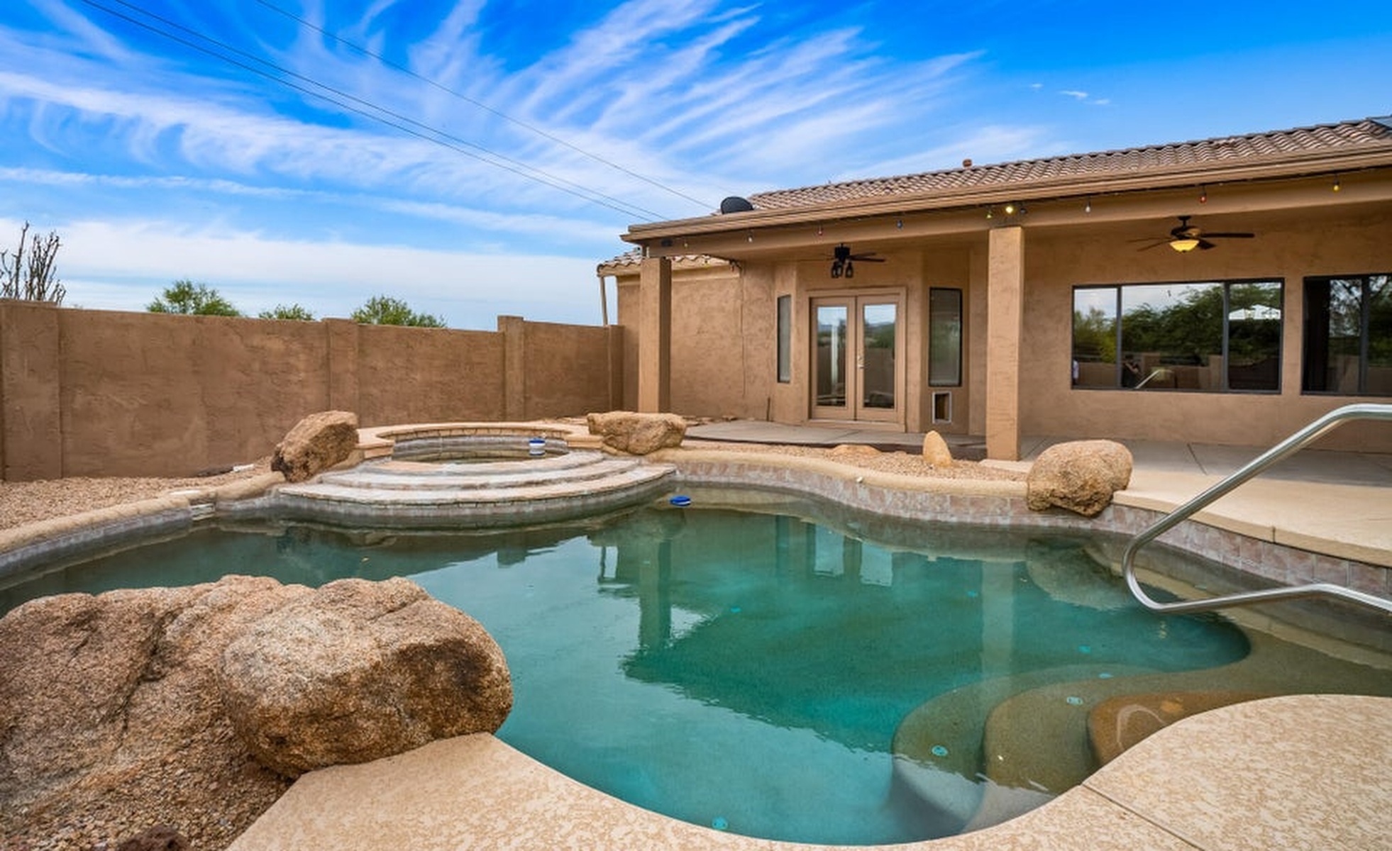  512 E Jordon Lane  Phoenix, AZ - 物件實景
